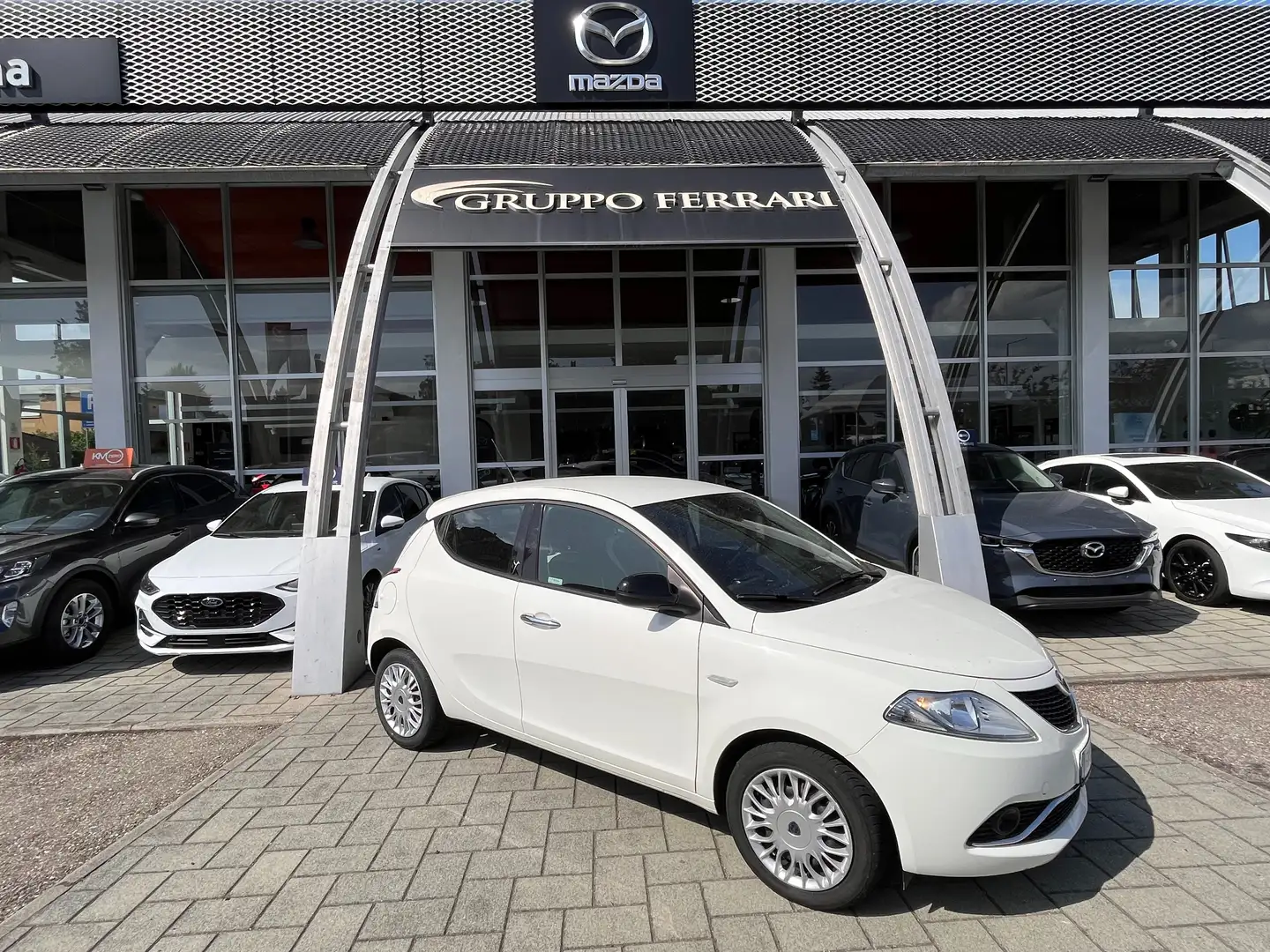 Lancia Ypsilon Ypsilon 1.3 mjt Gold s Blanc - 1