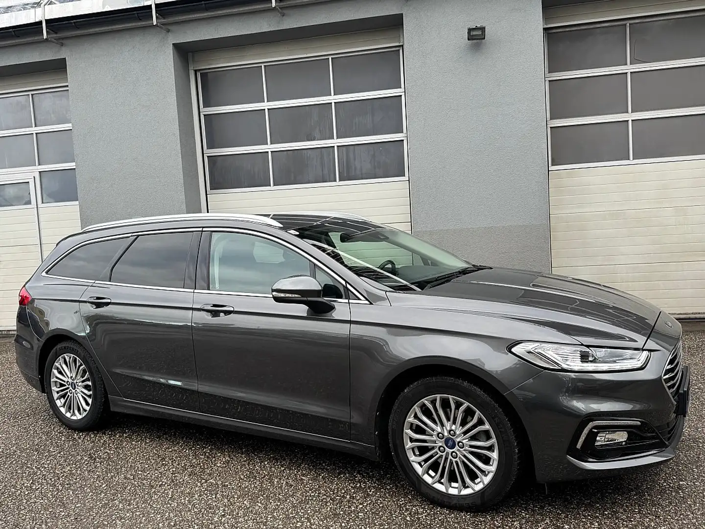 Ford Mondeo Traveller Titanium 2,0 Aut. Grau - 2