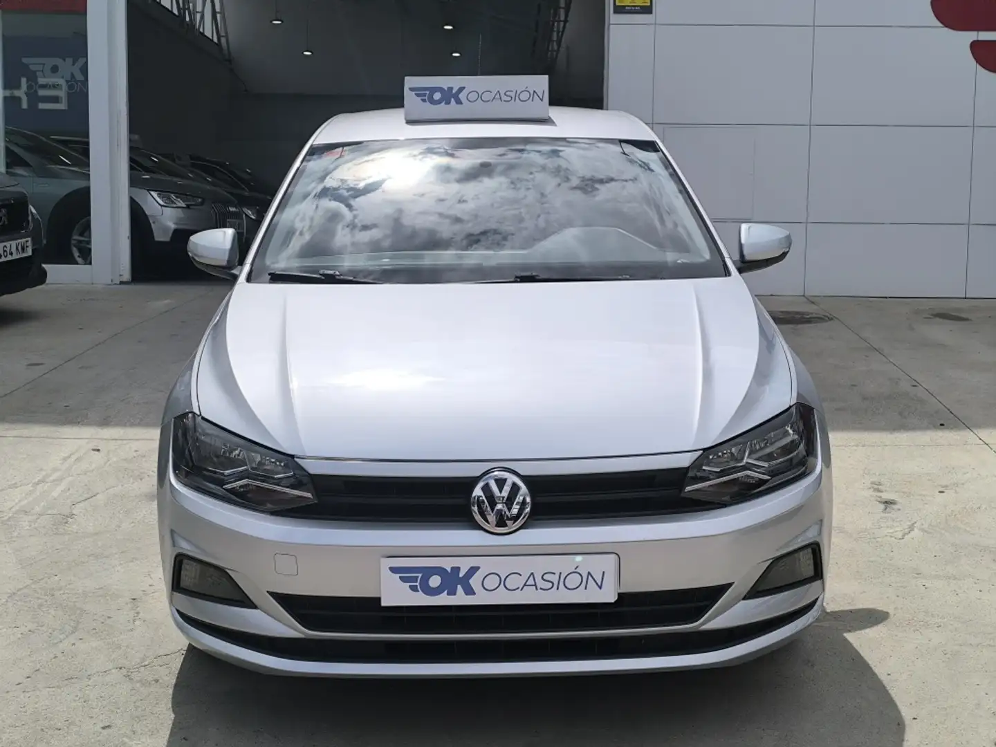 Volkswagen Polo 1.0 Now 55kW Plateado - 2