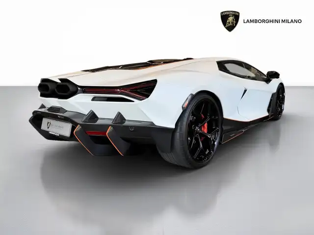 Lamborghini Revuelto view 4