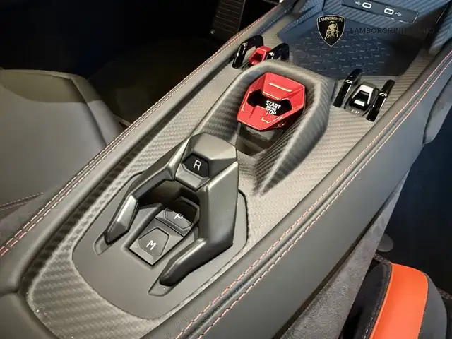 Lamborghini Revuelto view 14