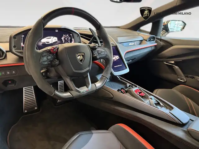 Lamborghini Revuelto view 10
