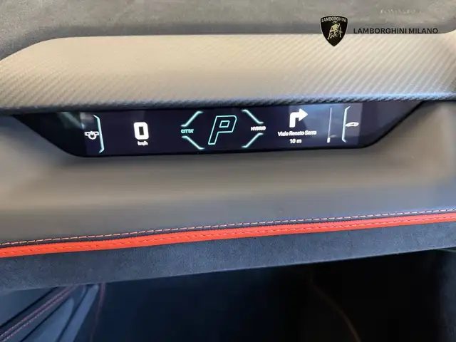 Lamborghini Revuelto view 17