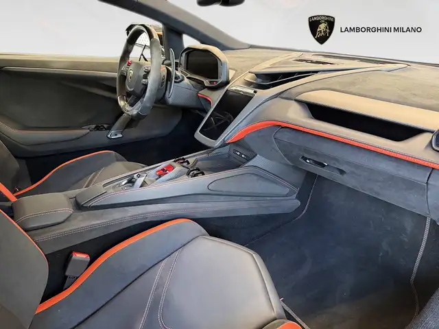 Lamborghini Revuelto view 12