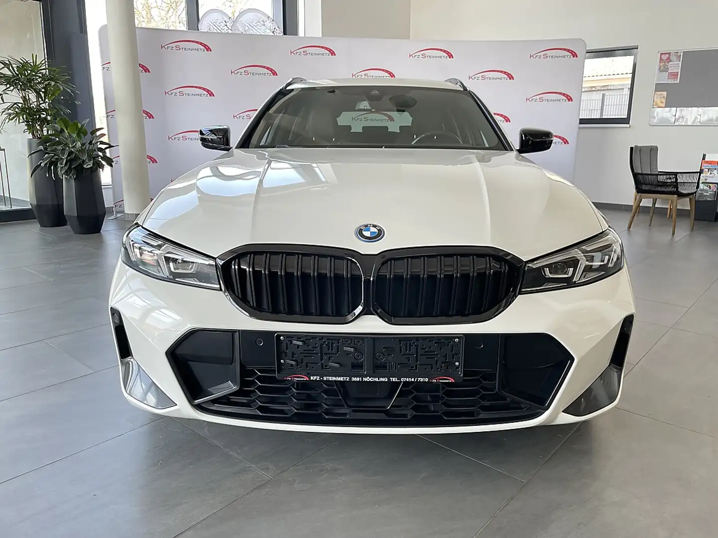 BMW 330 e xDrive Touring M Sport, ACC, Shadow, Live Coc... Weiß - 2