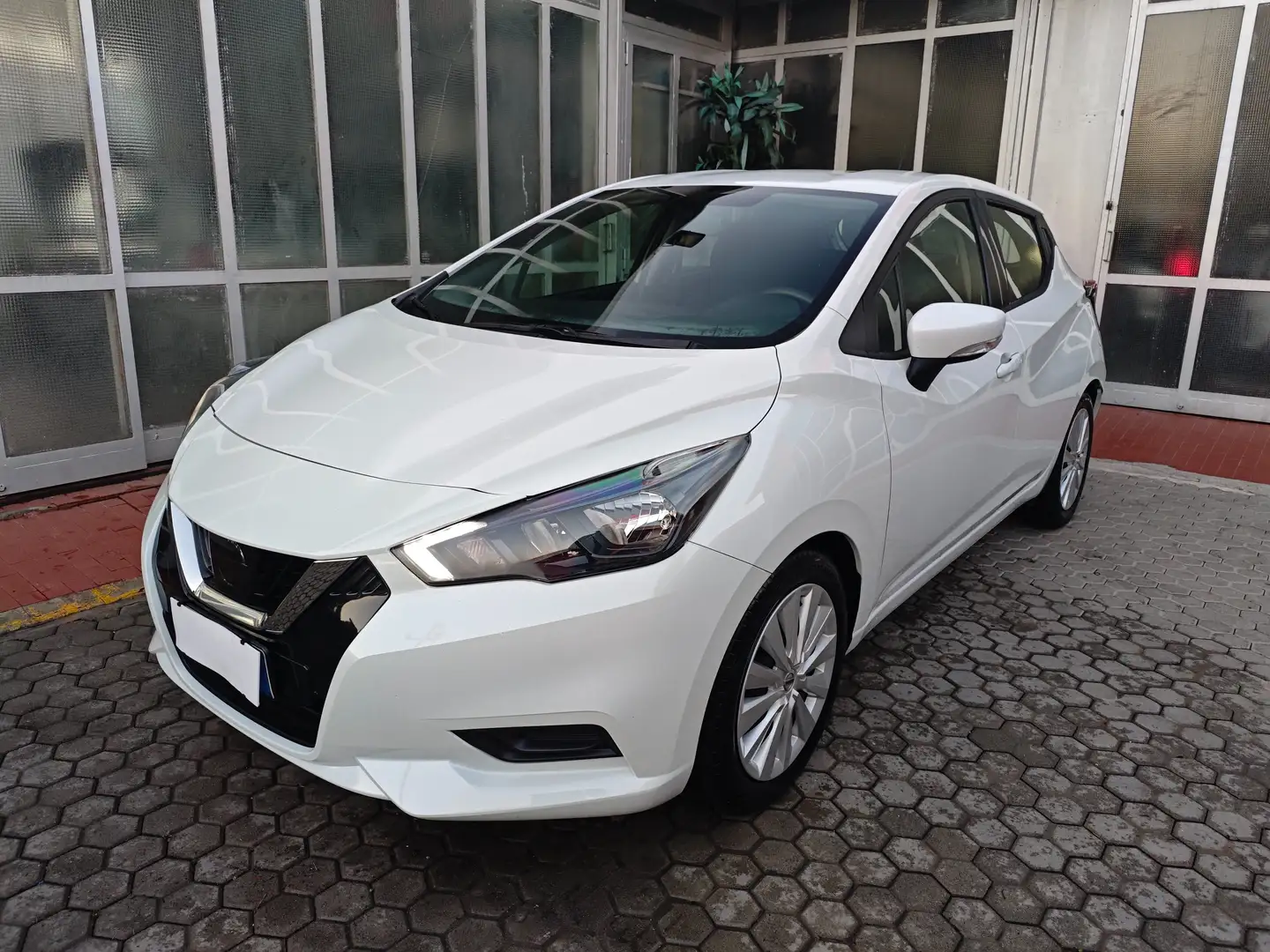 Nissan Micra V 2021 1.0 ig-t 92cv ACENTA Bianco - 1