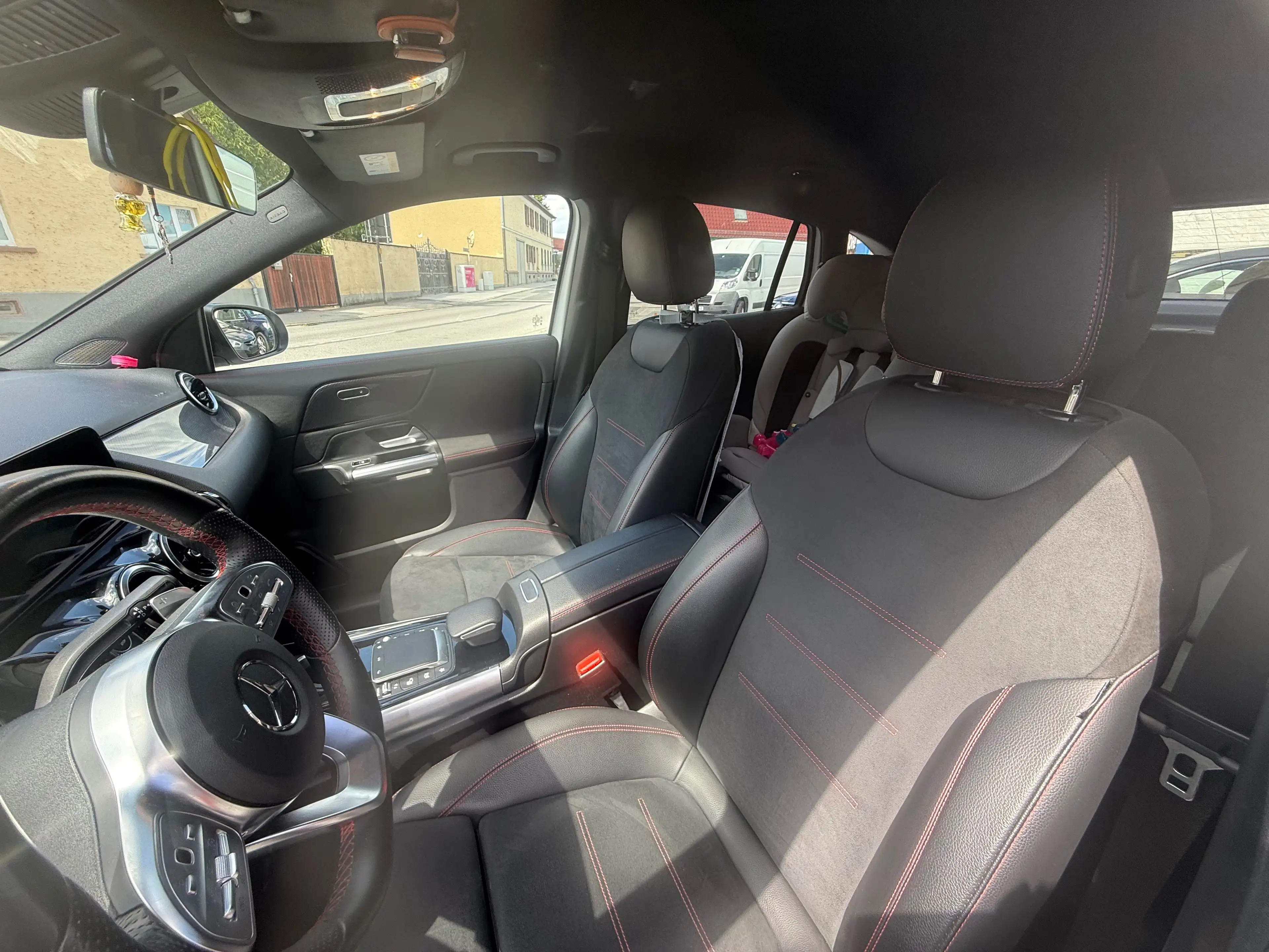 Mercedes-Benz GLA 220 GLA Diesel d 8G-DCT AMG Line — photo 7