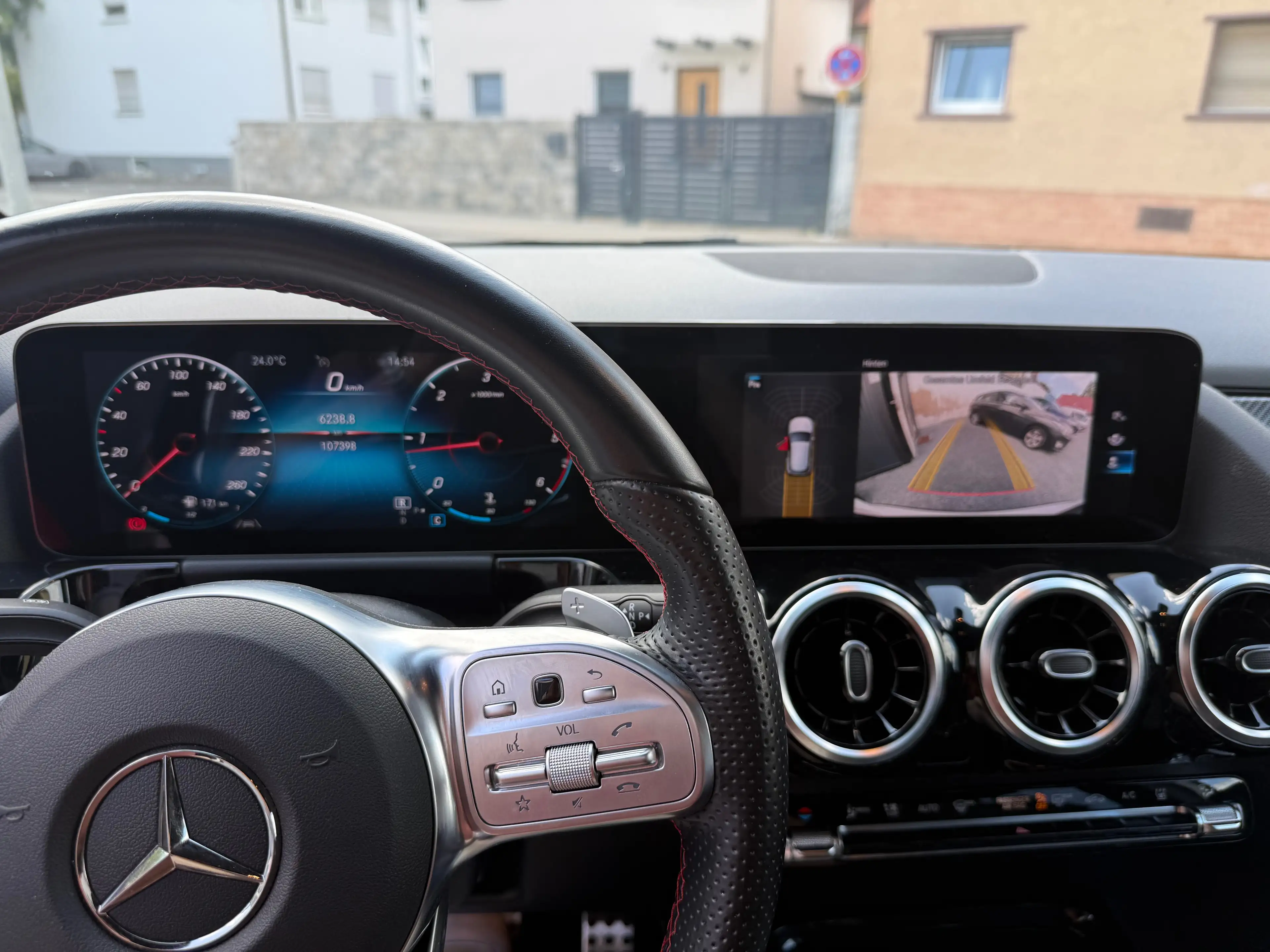 Mercedes-Benz GLA 220 GLA Diesel d 8G-DCT AMG Line — photo 11
