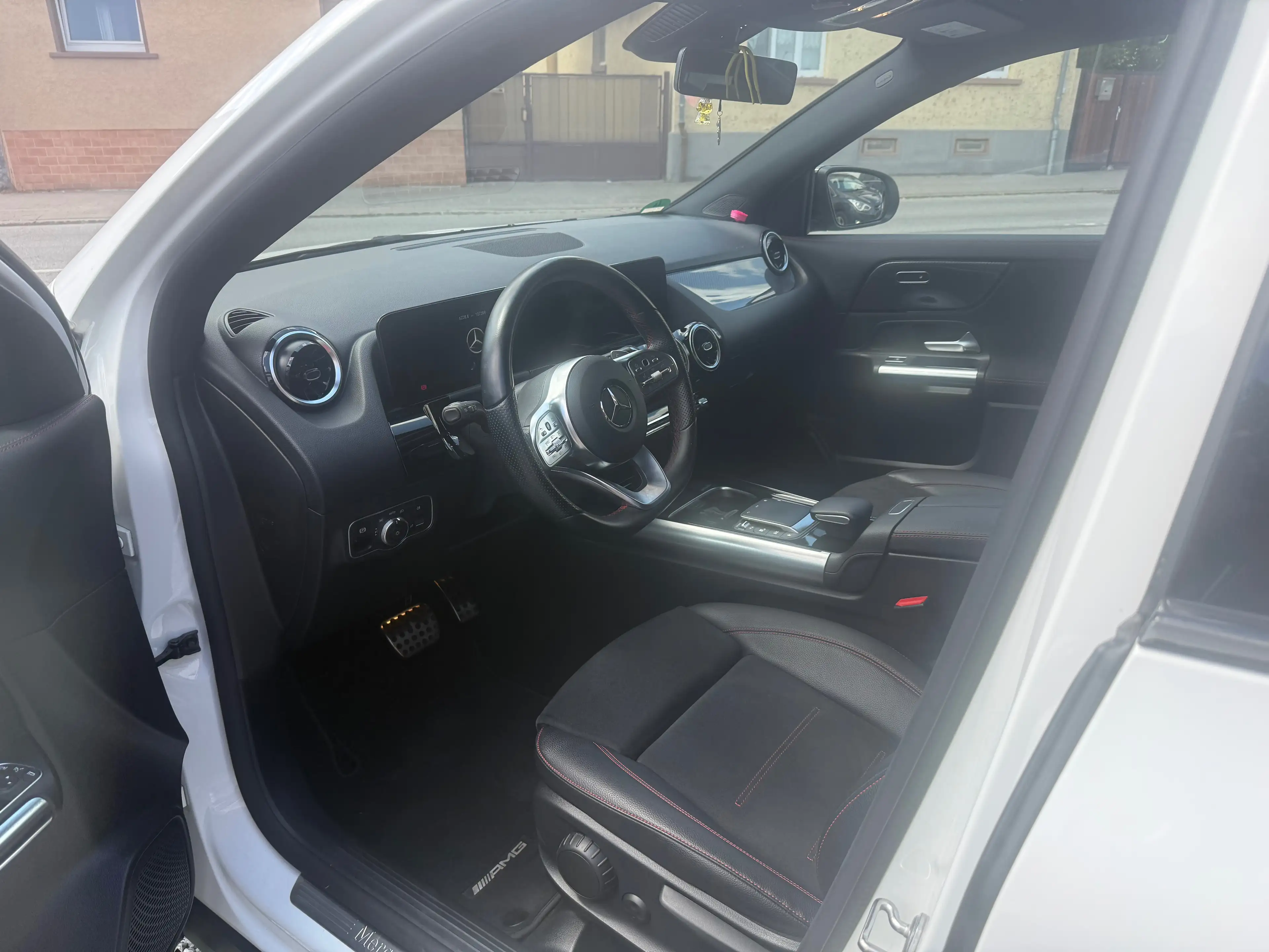 Mercedes-Benz GLA 220 GLA Diesel d 8G-DCT AMG Line — photo 6