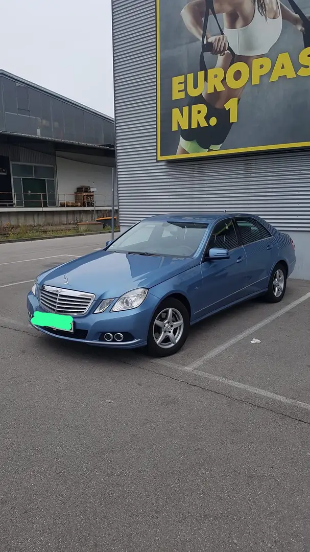 Mercedes-Benz E 200 E 200 CGI BlueEfficiency (212.048) Blau - 1