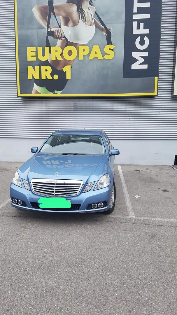 Mercedes-Benz E 200 E 200 CGI BlueEfficiency (212.048) Blau - 2