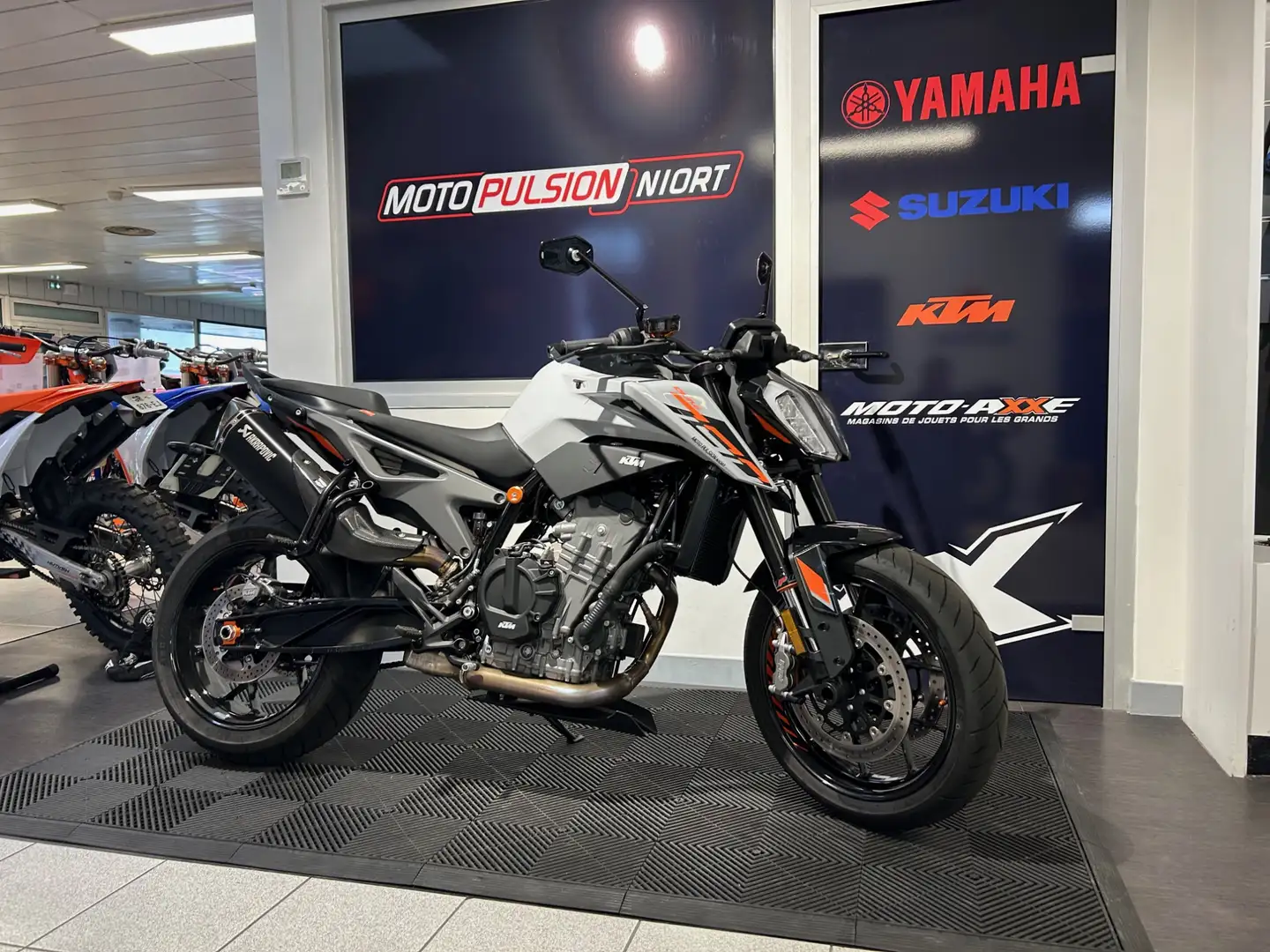 KTM 790 Duke Grau - 1