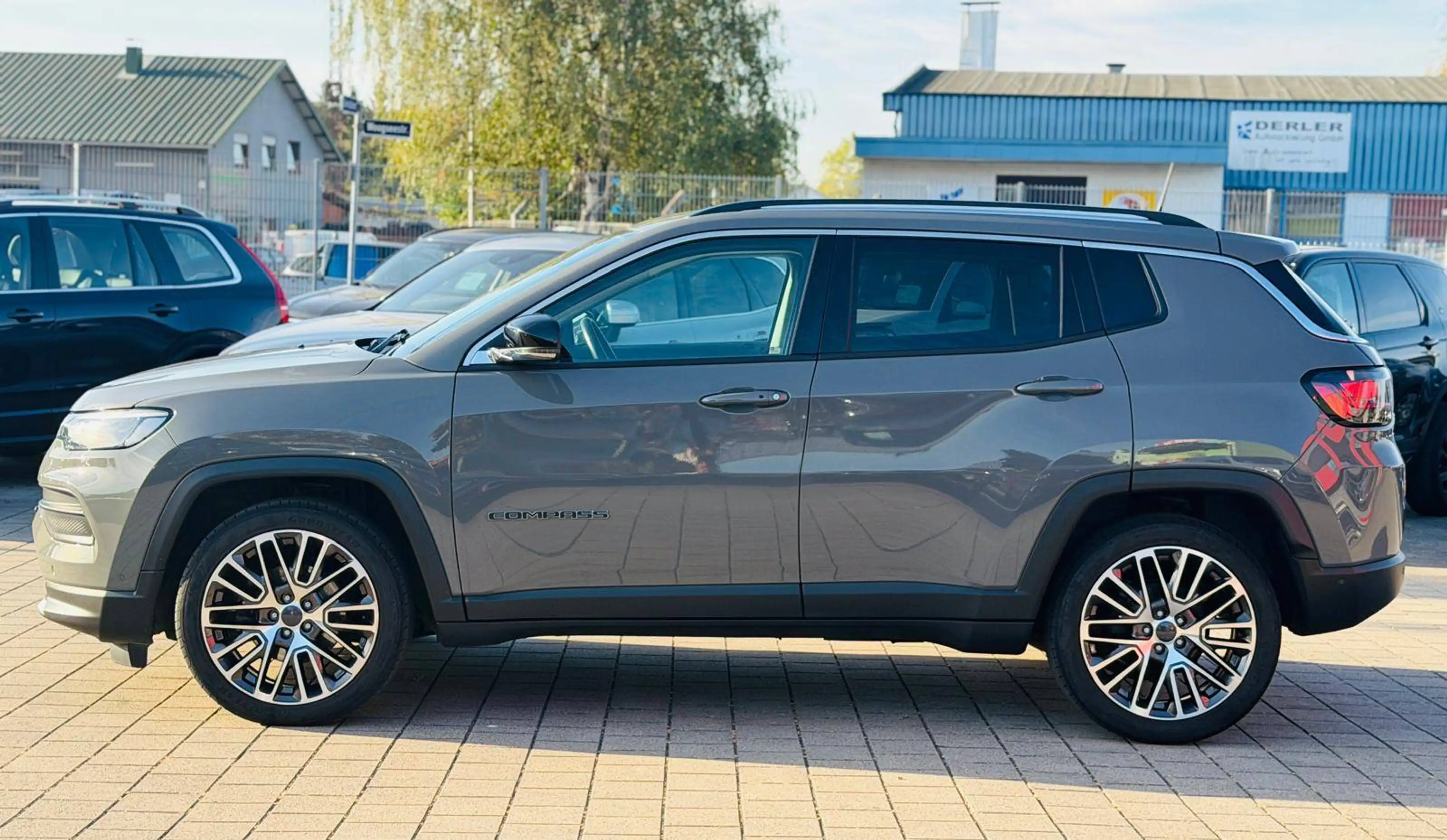Jeep Compass 80th Anniversary LIMITED FWD TÜV & Service Neu Garantie Finanzierung Möglich — photo 25