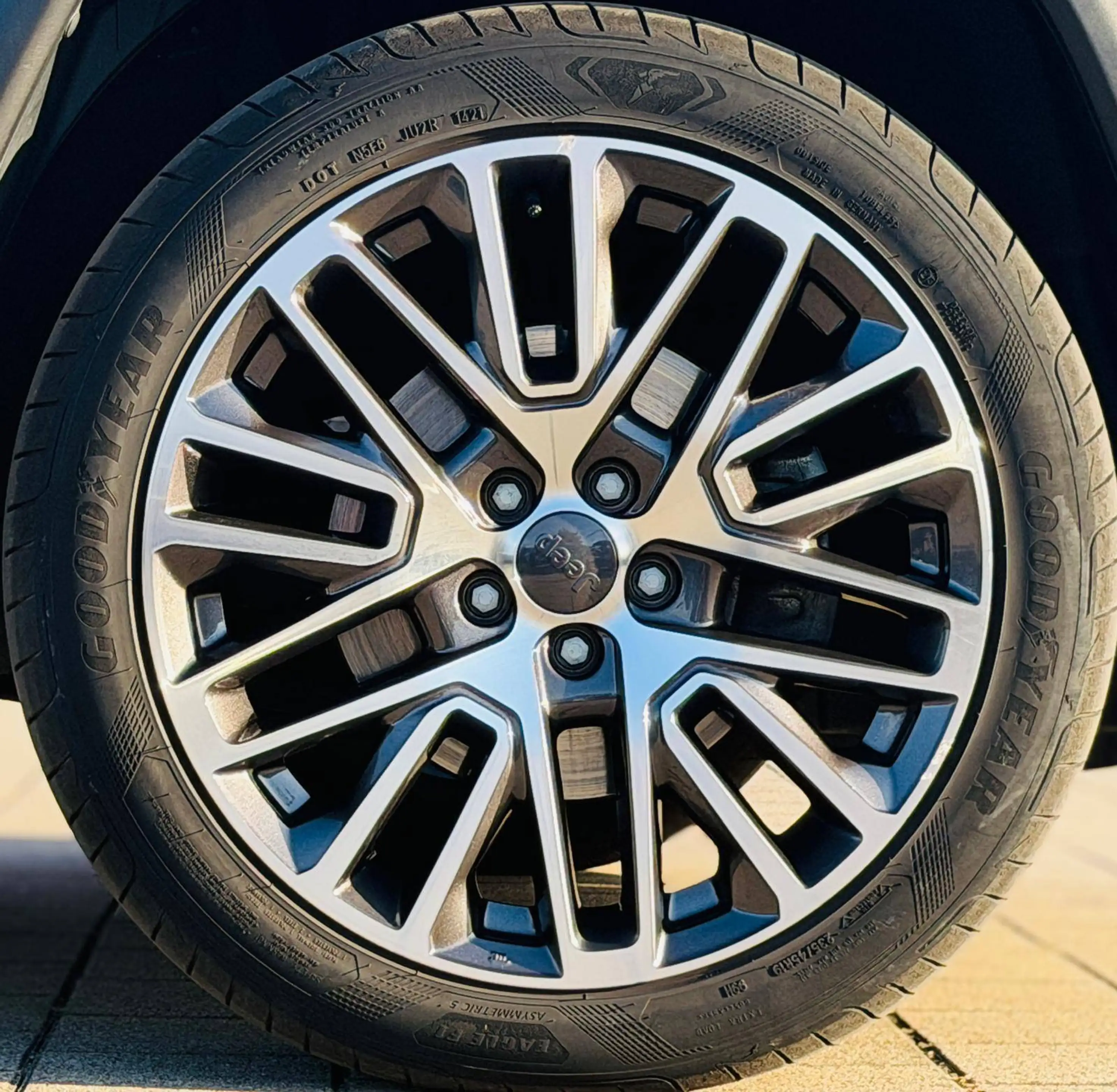Jeep Compass 80th Anniversary LIMITED FWD TÜV & Service Neu Garantie Finanzierung Möglich — photo 28