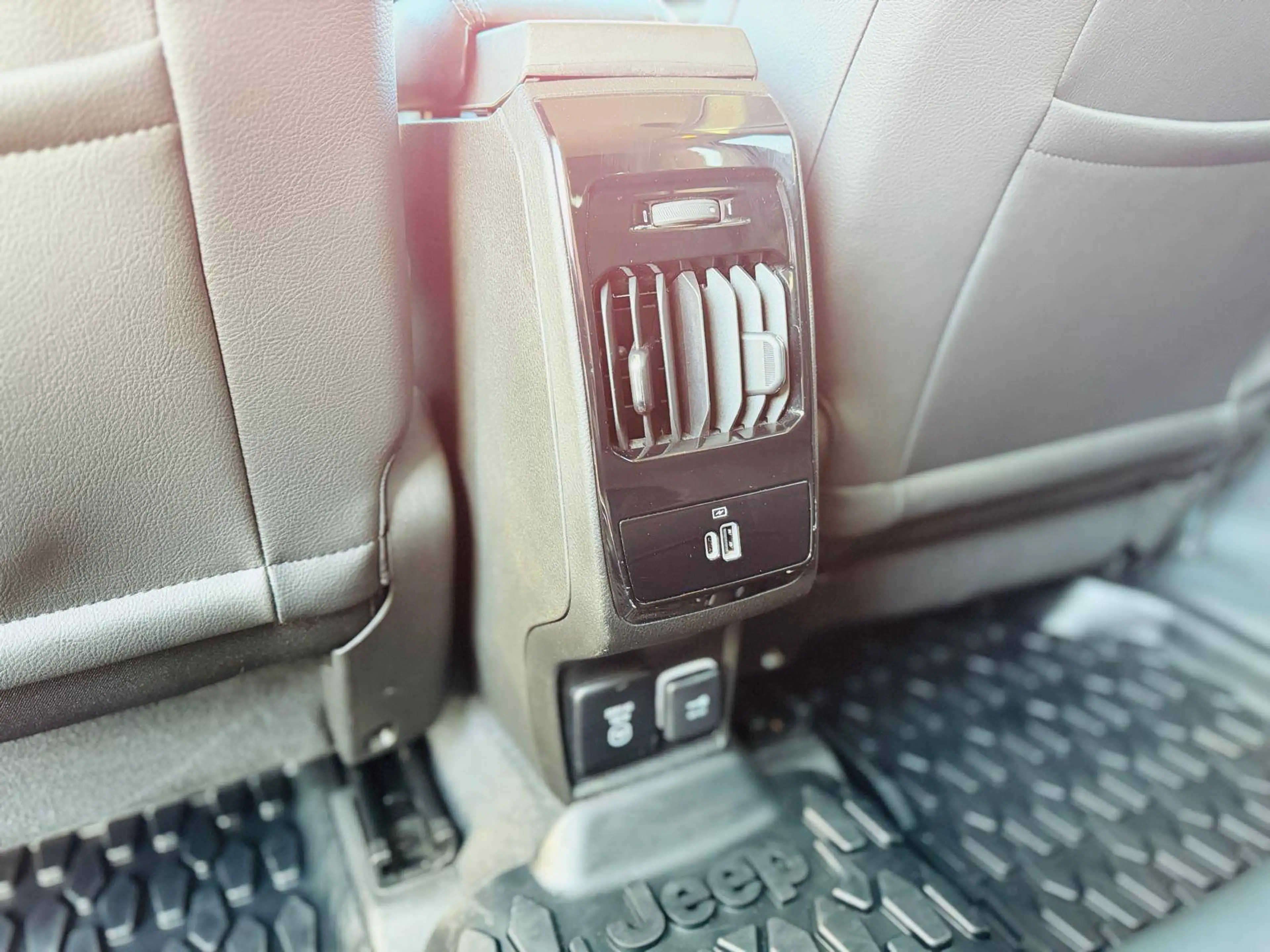 Jeep Compass 80th Anniversary LIMITED FWD TÜV & Service Neu Garantie Finanzierung Möglich — photo 19