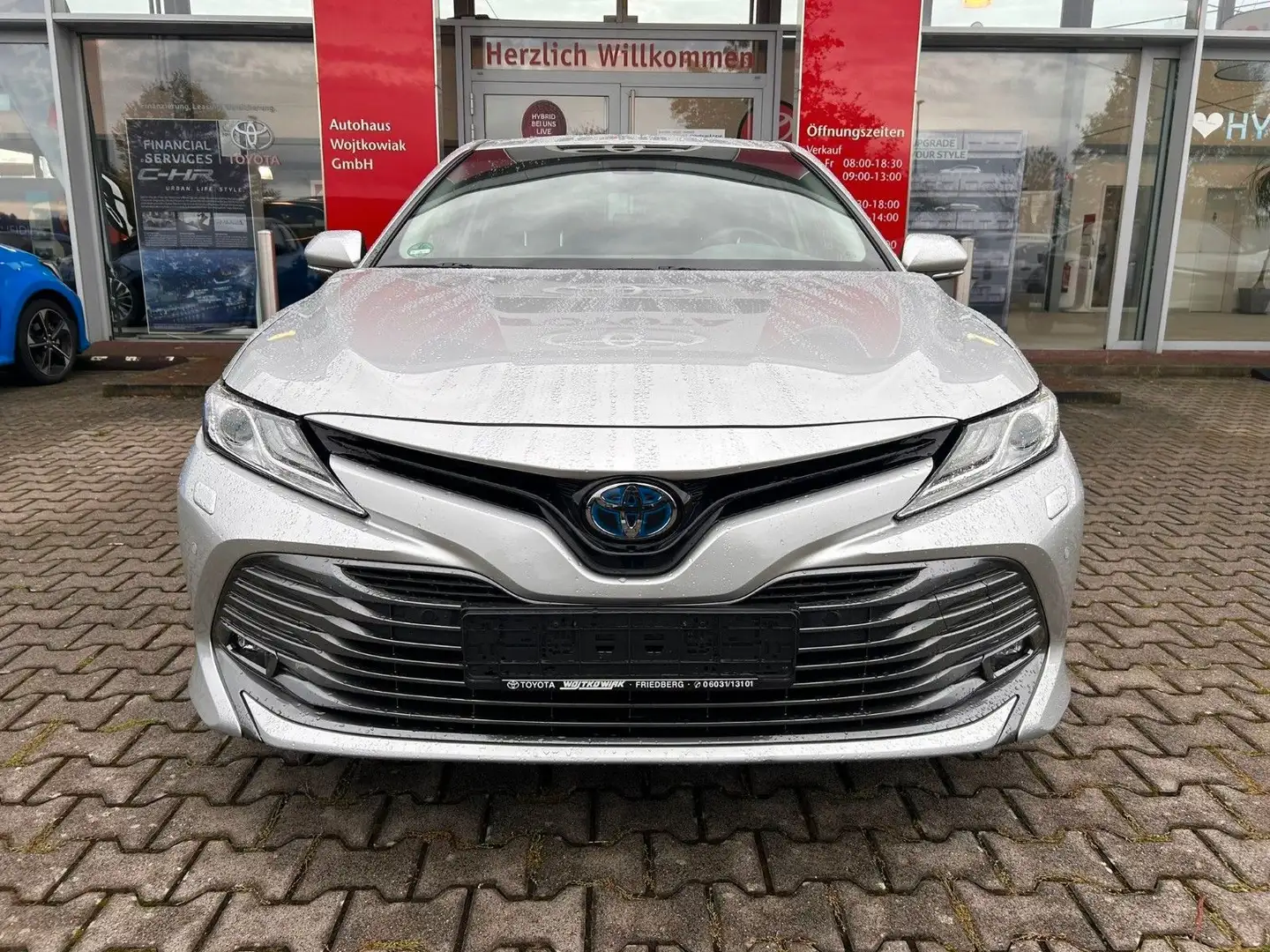 Toyota Camry Hybrid Executive*LEDER*NAVI* Plateado - 2