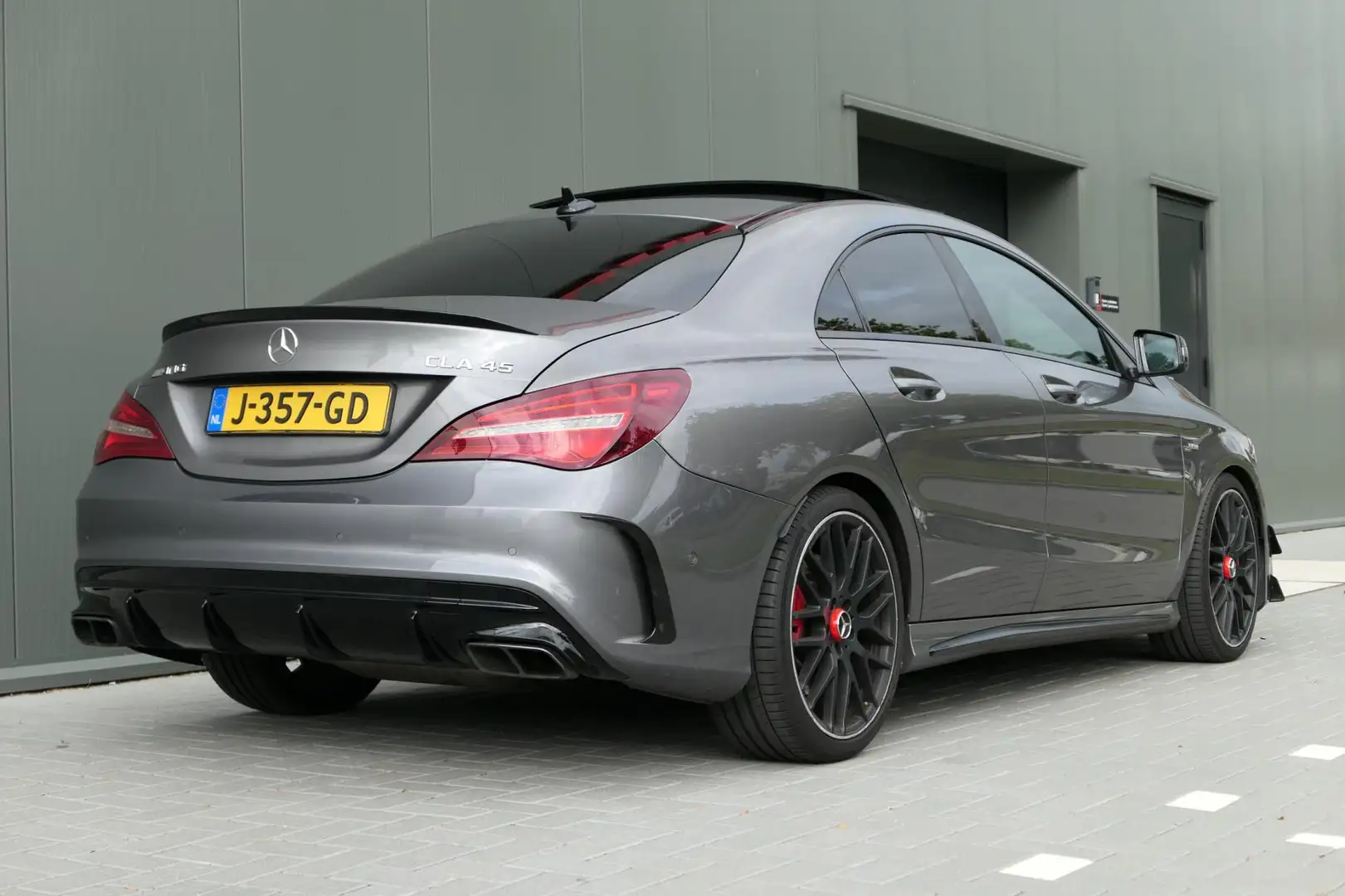 Mercedes-Benz CLA 45 AMG 4MATIC Ambition Pano Performance uitlaat Cruise Me Gris - 2