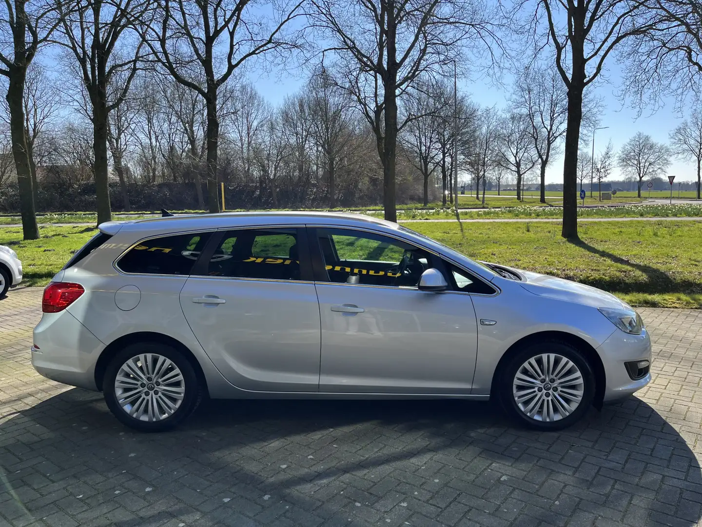 Opel Astra Sports Tourer 1.4 Turbo Design Edition | SET DAKDR Gris - 2