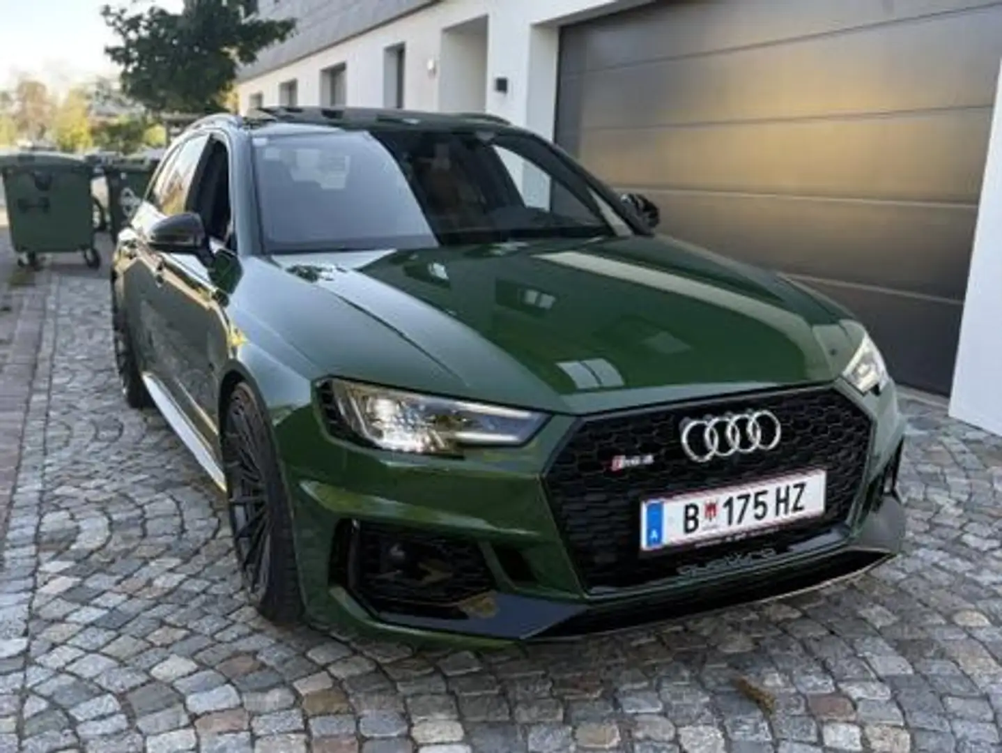 Audi RS4 Audi RS Exklusiv Grün - 1