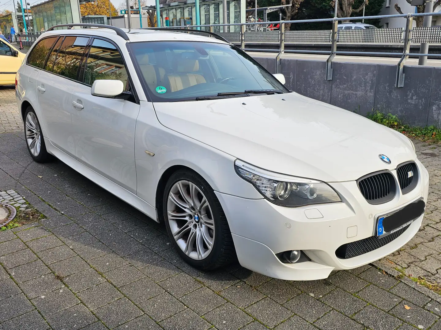 BMW 525 5er Touring 525d Autmatik M-Paket Panorama Dach Blanc - 1
