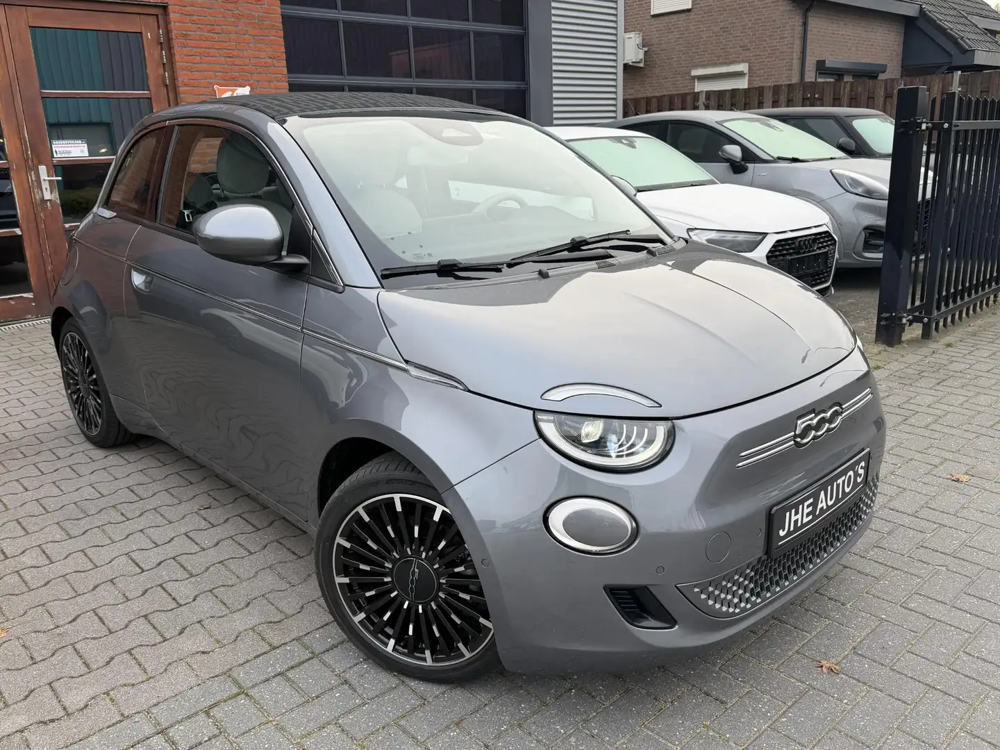 Fiat 500C La Prima 42 kWh | Leer | Camera | Stoelverwarming Grijs - 2