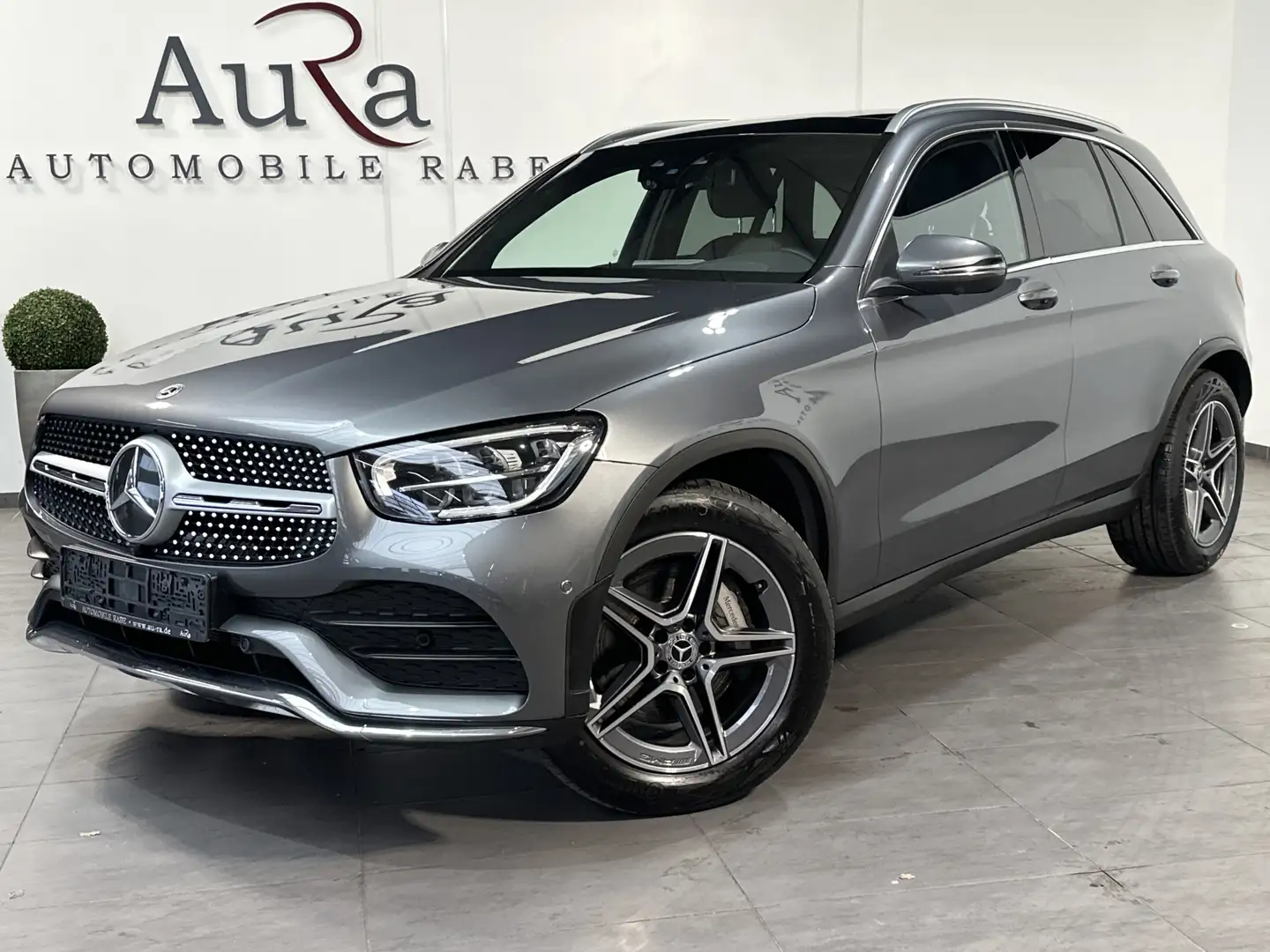 Mercedes-Benz GLC 300 4Matic AMG-Line NAV+LED+PANO+AHK+19ZOLL Gri - 2