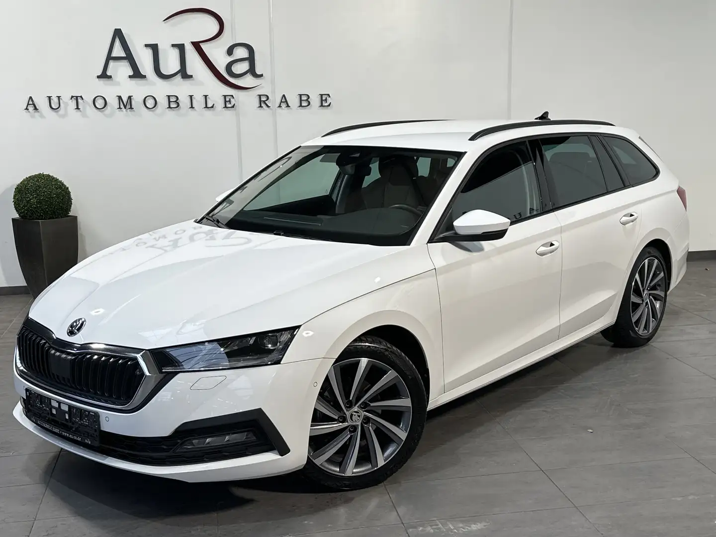 Skoda Octavia Combi 2.0 TDI DSG Ambition NAV+LED+18ZO Weiß - 1