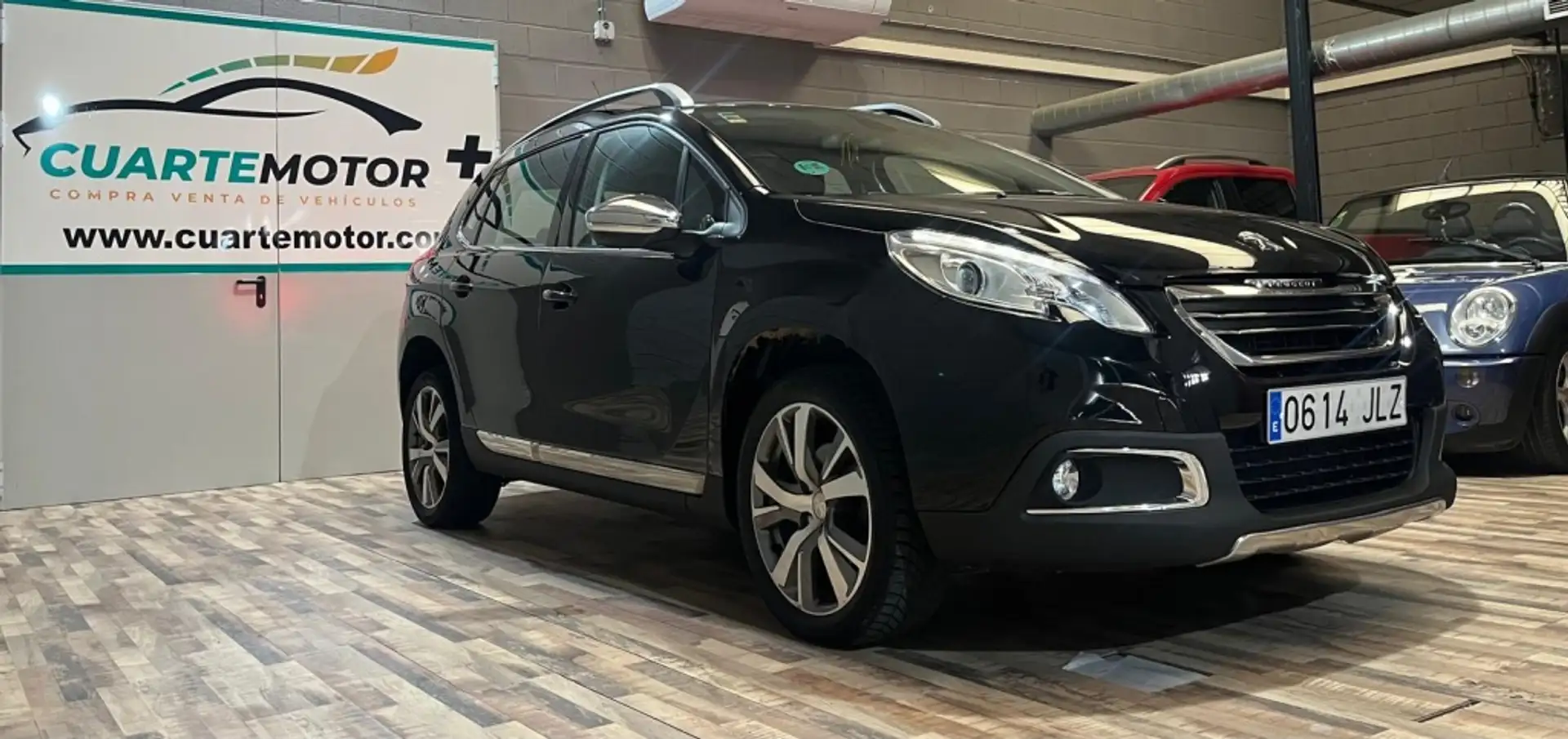 Peugeot 2008 1.6 BlueHDI S&S Allure 120 Noir - 1