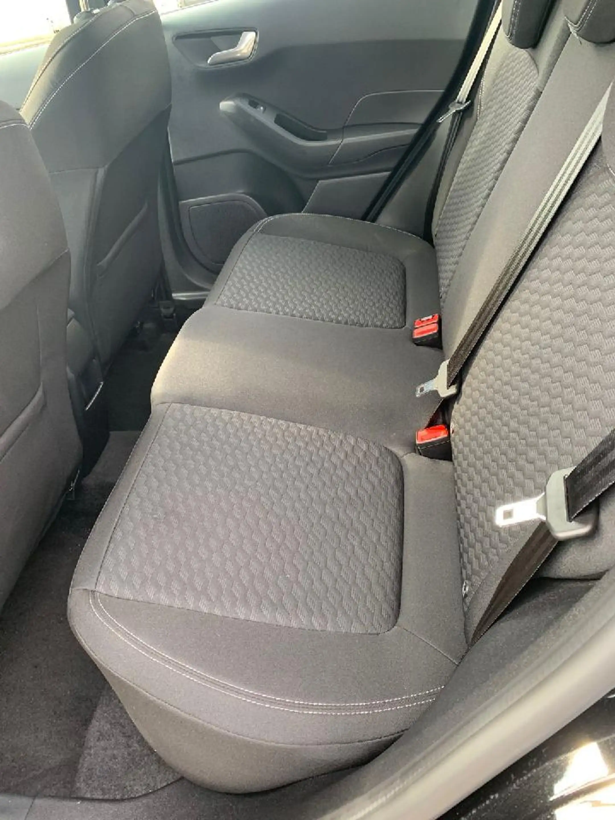 Ford Fiesta Titanium — photo 13