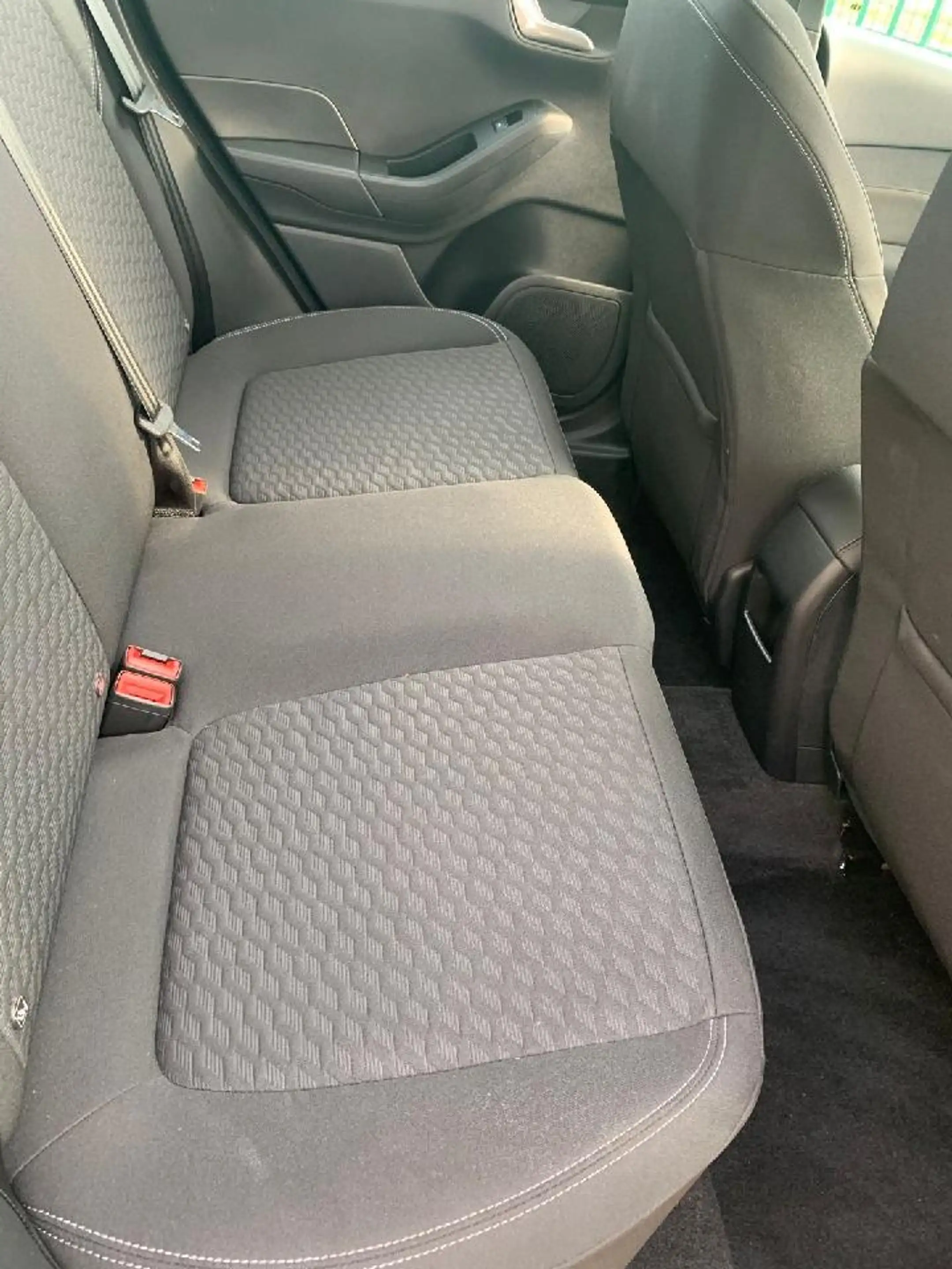 Ford Fiesta Titanium — photo 15