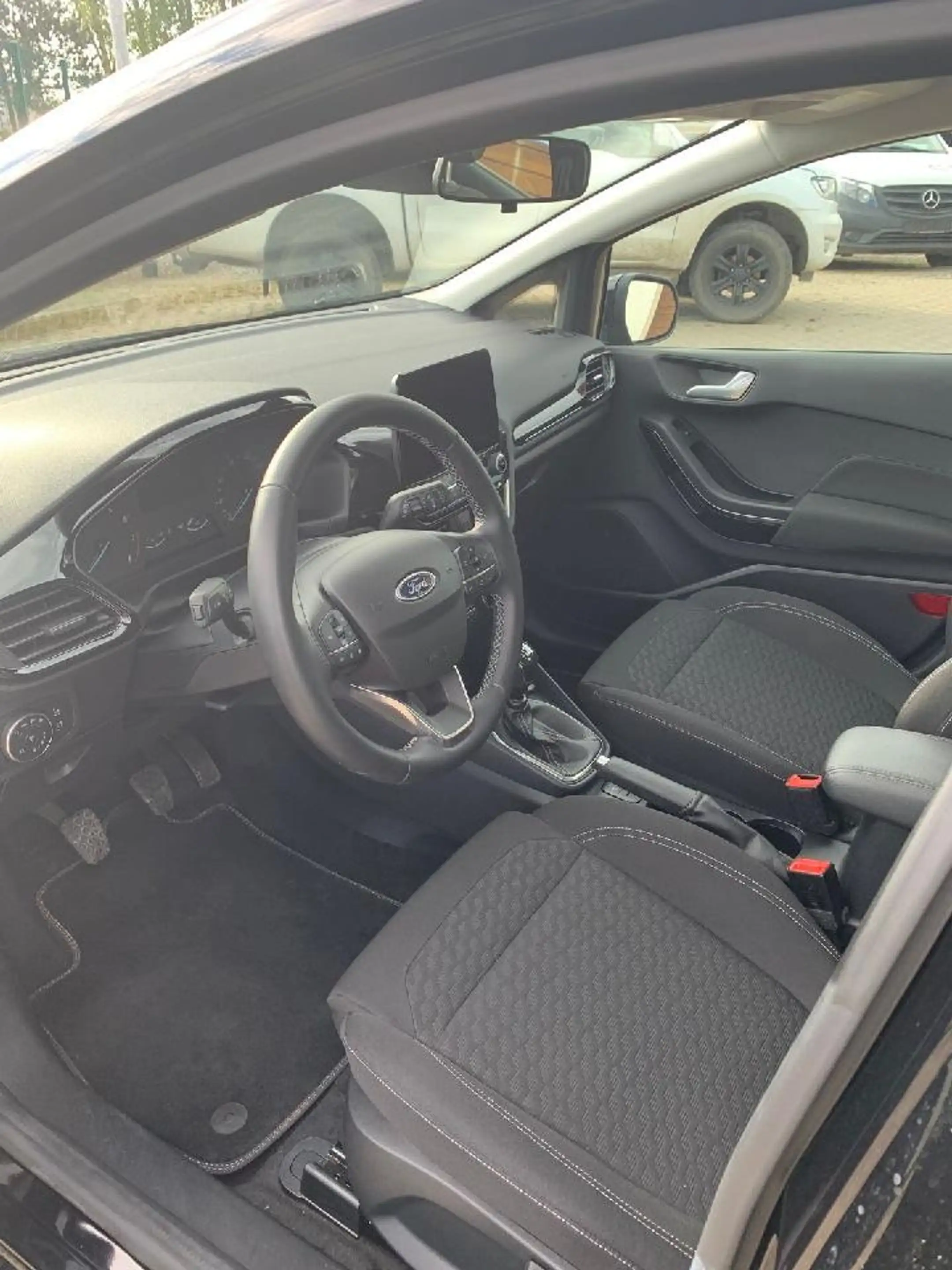 Ford Fiesta Titanium — photo 9