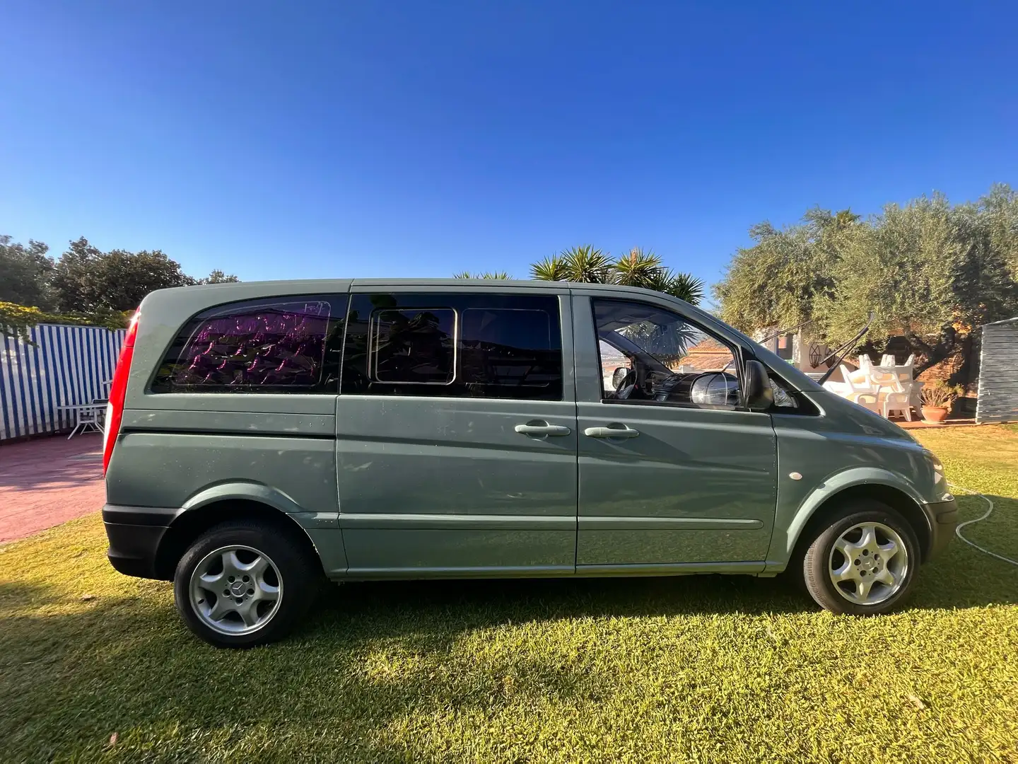 Mercedes-Benz Vito Furgón 115CDI Compacta Azul - 2