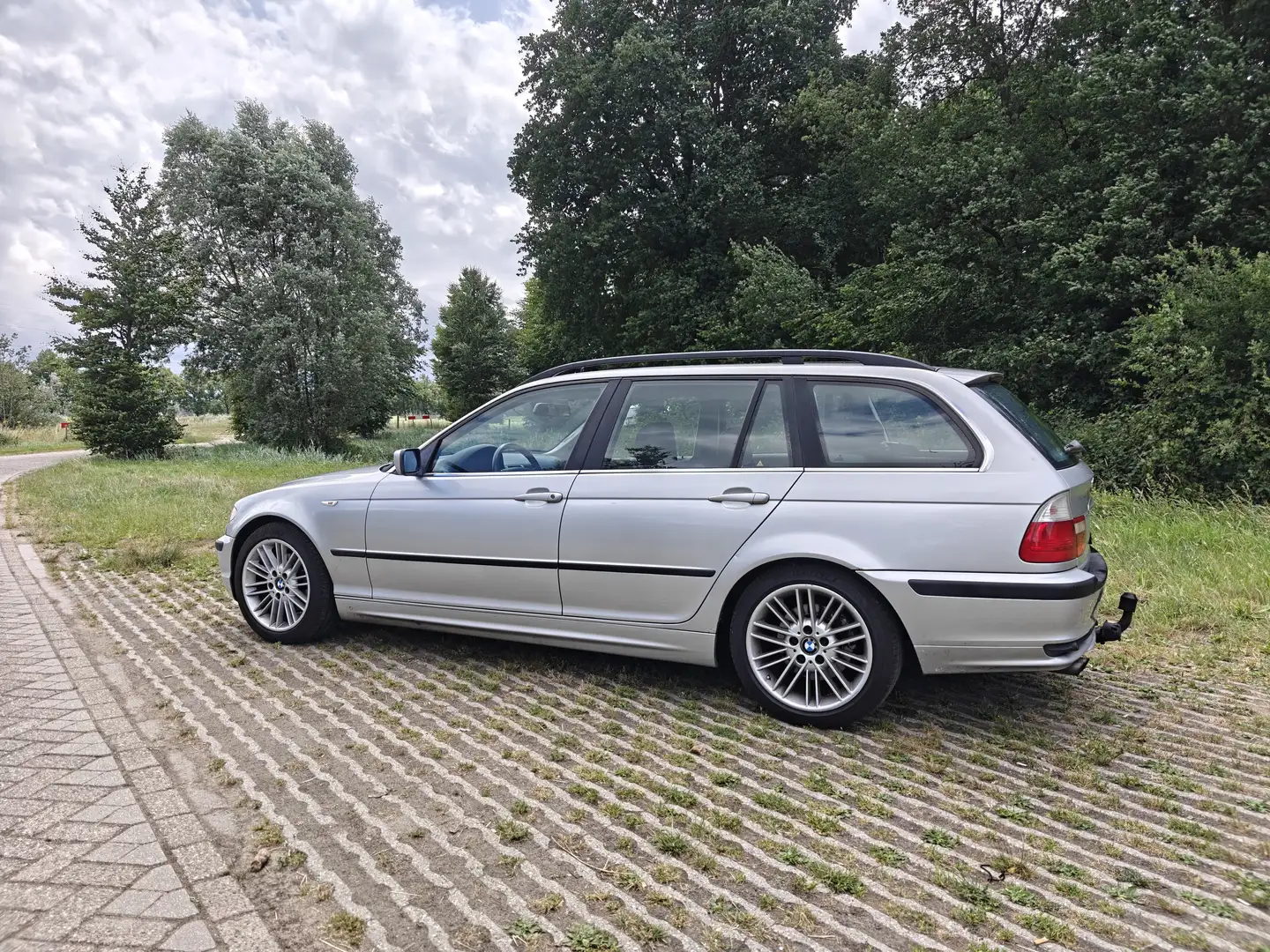 BMW 325 325i Executive Zilver - 2