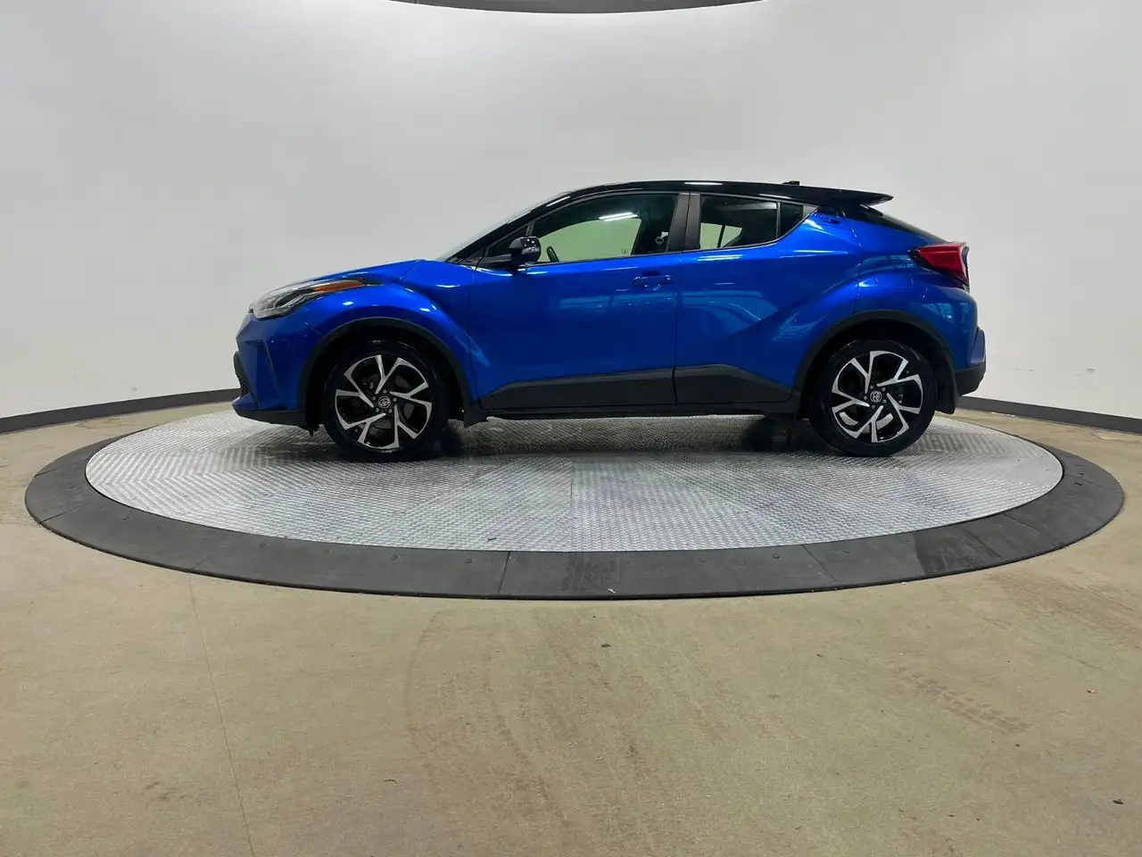 Toyota C-HR fotografie Toyota C-HR