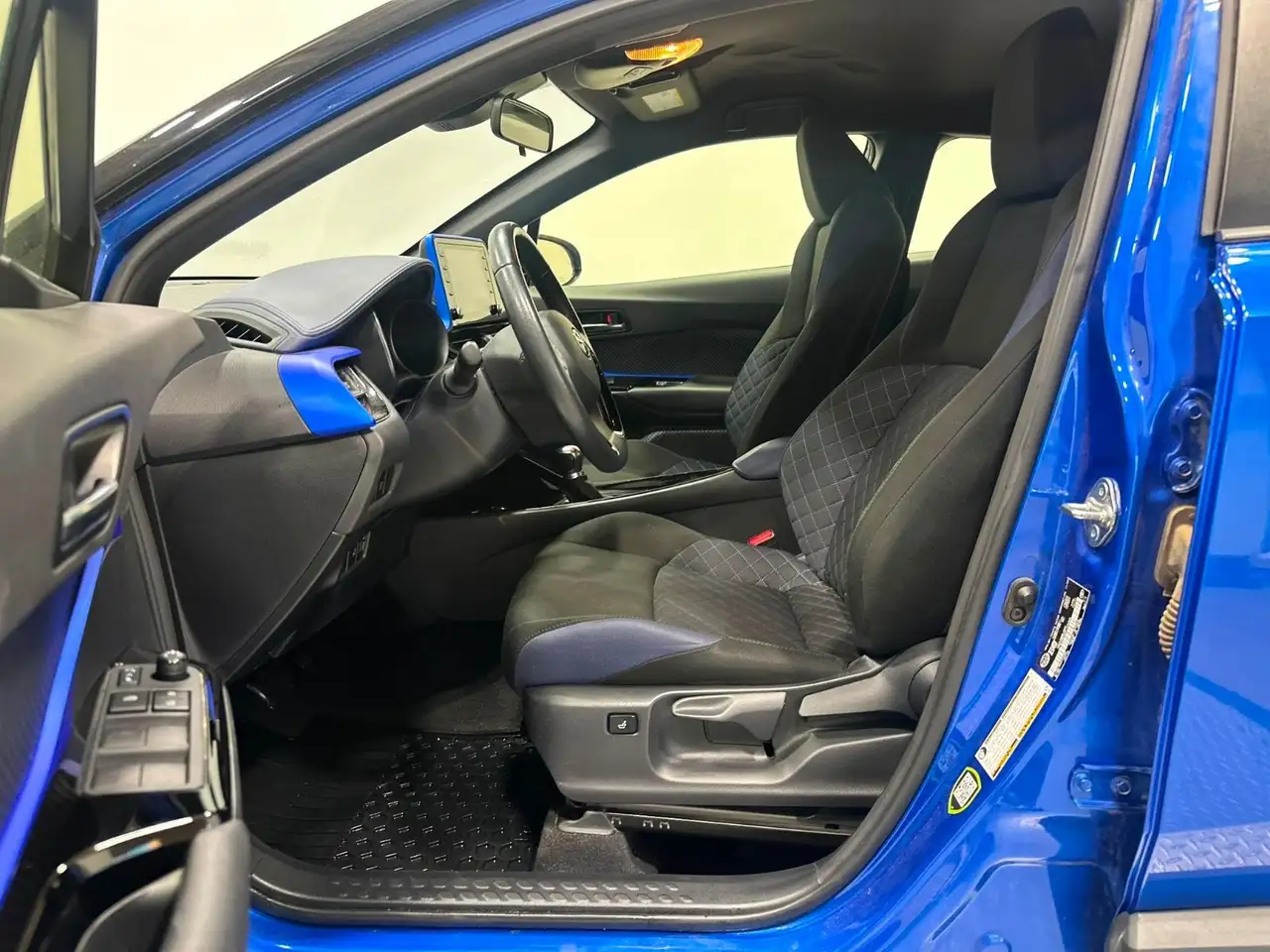 Toyota C-HR fotografie Toyota C-HR