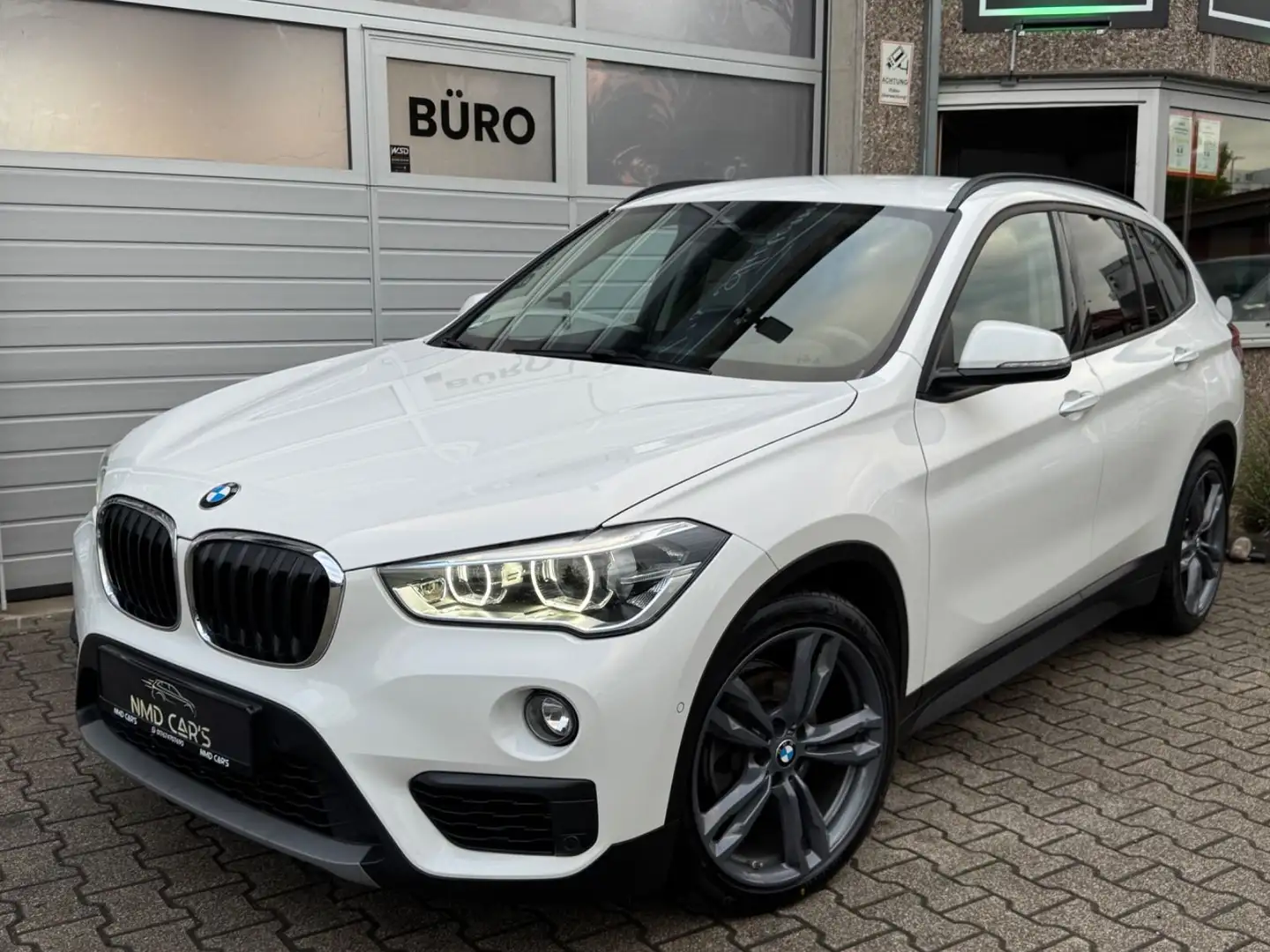 BMW X1 Baureihe X1 sDrive 18 d Advantage LED/19ZOLL Weiß - 2