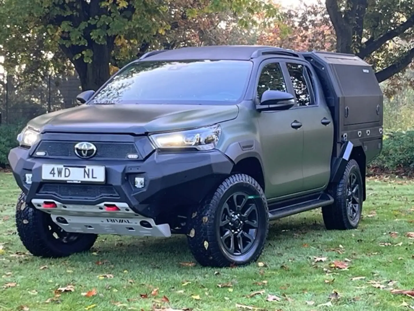 Toyota Hilux 2.8 TD AUT 5 PERS VAN LEVERING 2025 CUSTOM HUNTER zelena - 2