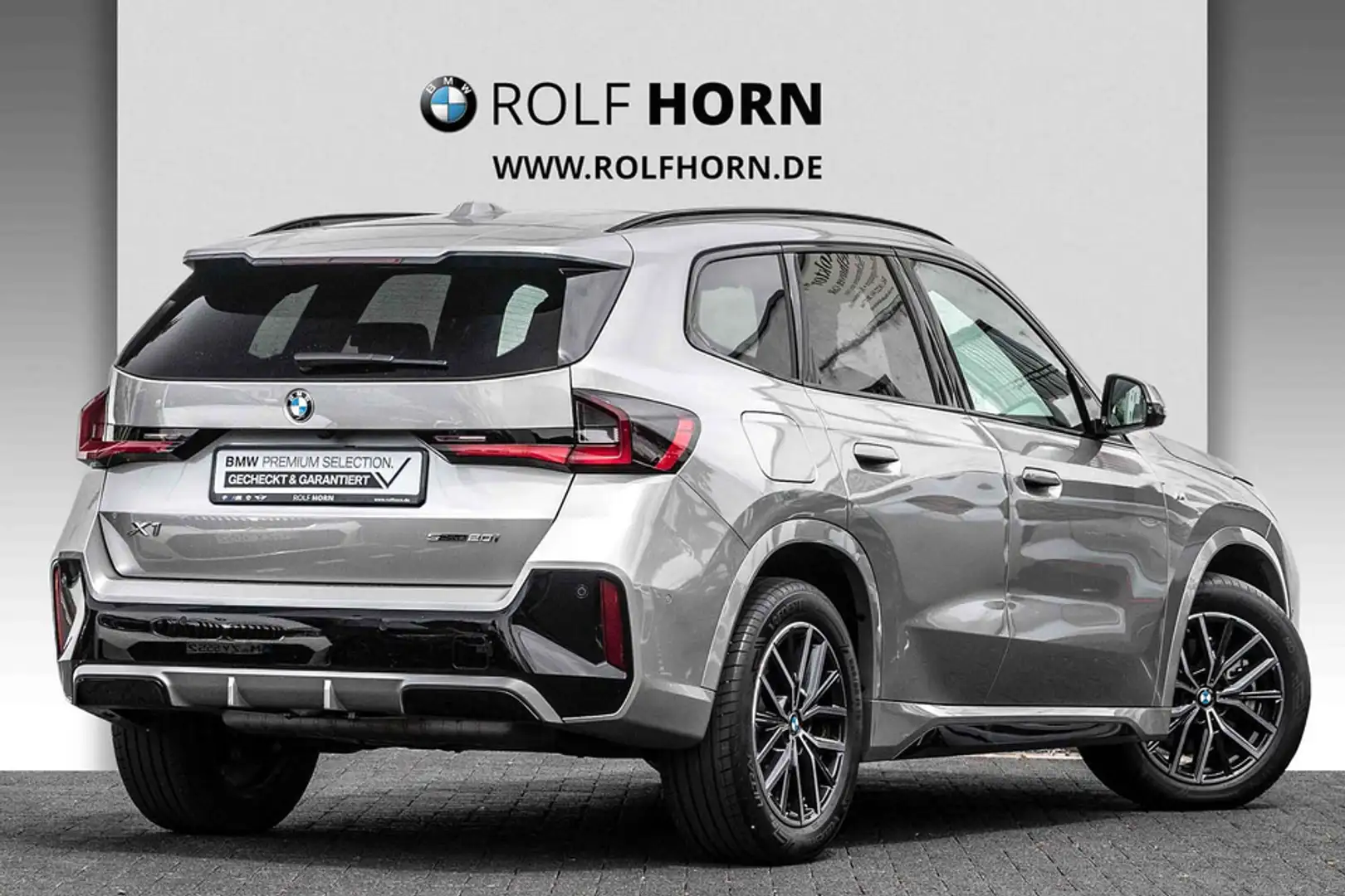 BMW X1 sDrive20i M Sportpaket Pano AHK HeadUp Sitzhz Silber - 2