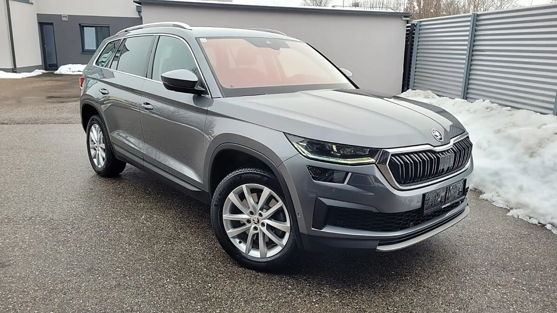 Skoda Kodiaq 2,0 TDI SCR 4x4 Style SC DSG Grau - 1