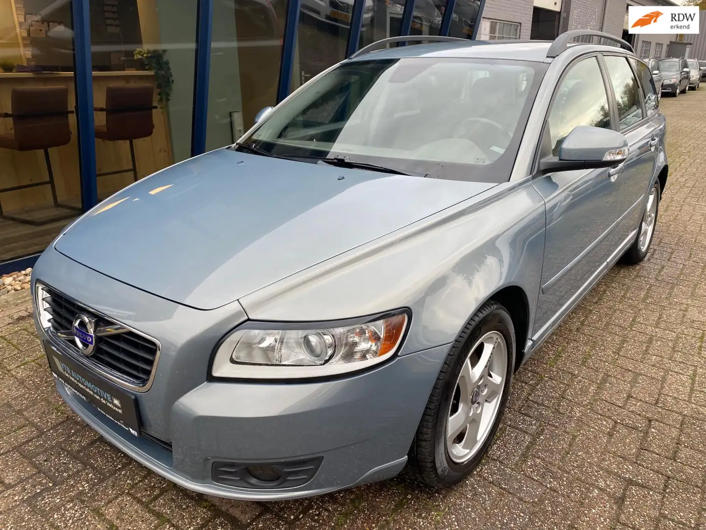 Volvo V50 2.0 Momentum Youngtimer Blauw - 1