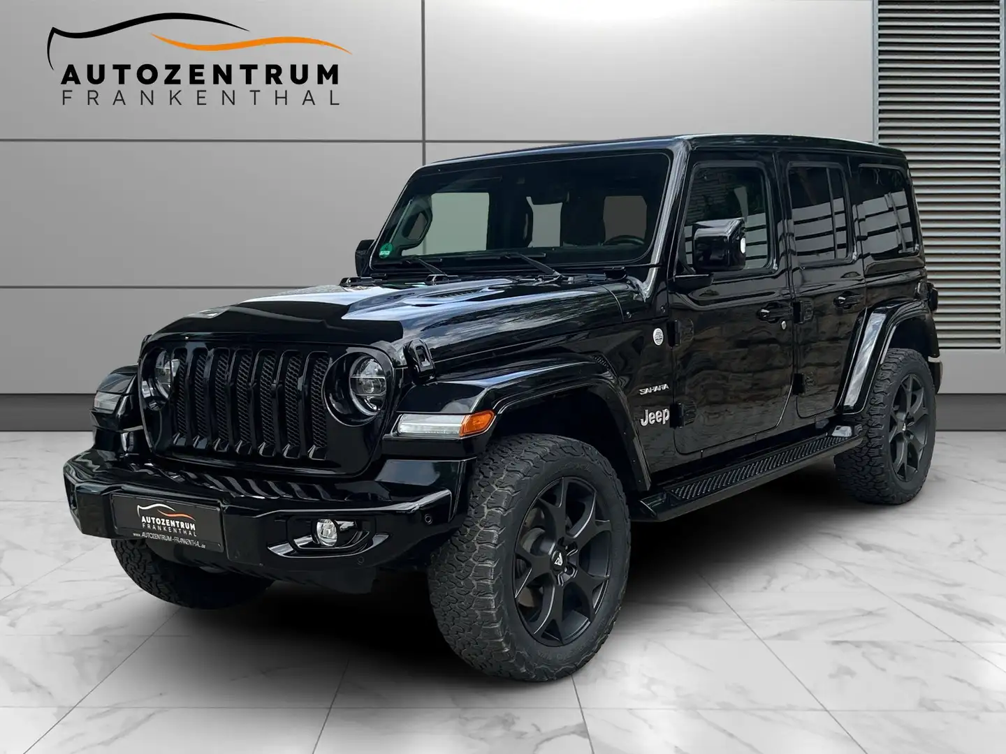 Jeep Wrangler /  Unlimited Sahara Schwarz - 1