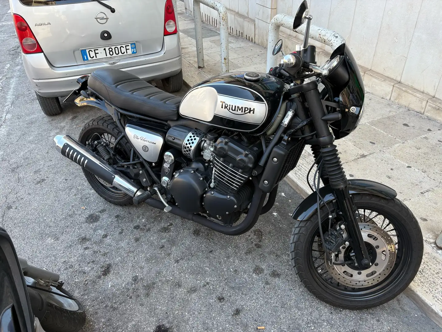 Triumph Thunderbird Sport Scrambler special Black - 2