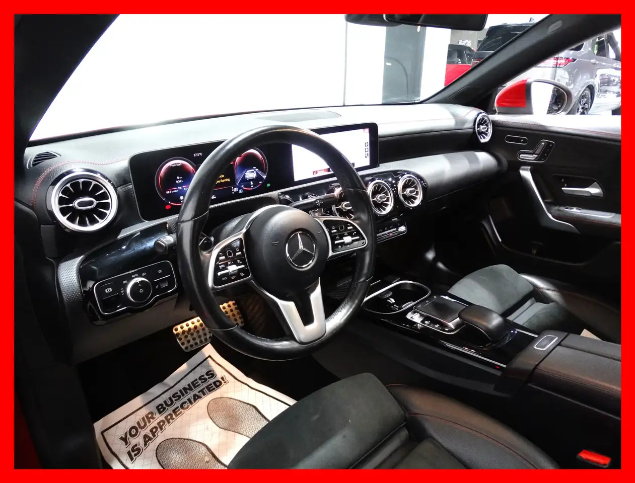 Mercedes-Benz CLA снимка Mercedes-Benz CLA