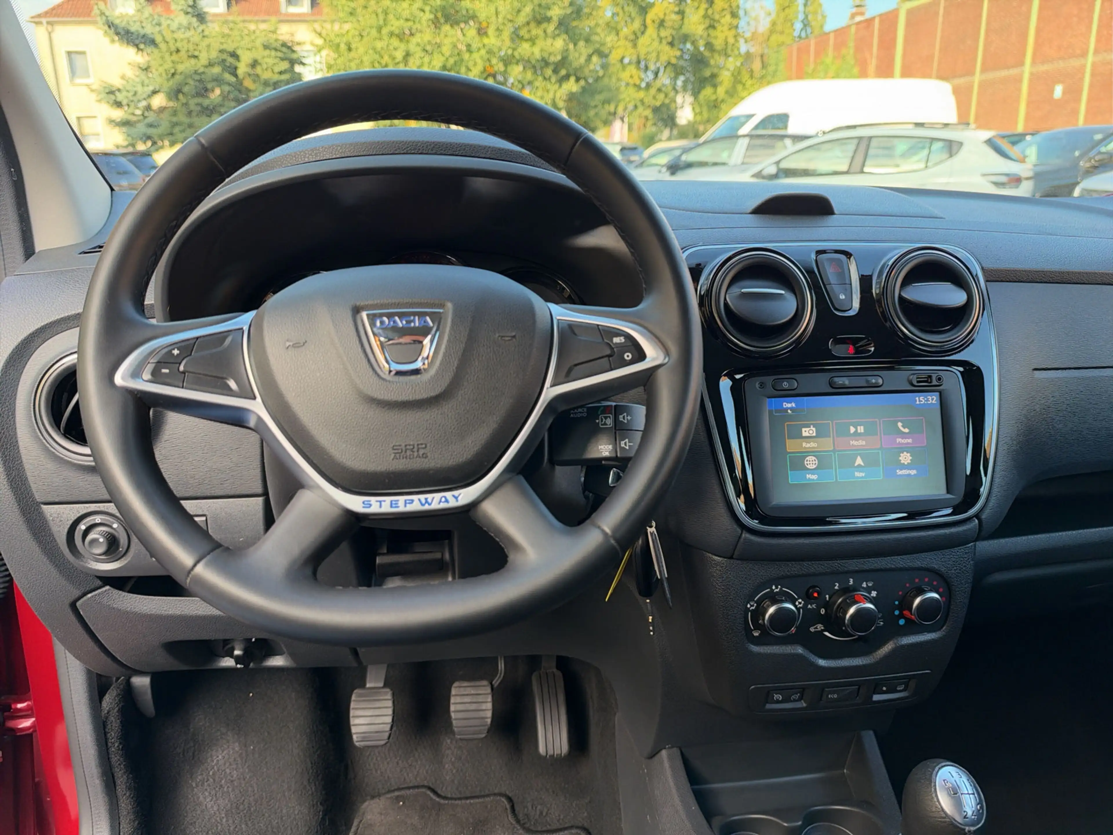 Dacia Lodgy Stepway TCe 130 GPF 7-Sitzer Scheckheft — photo 14