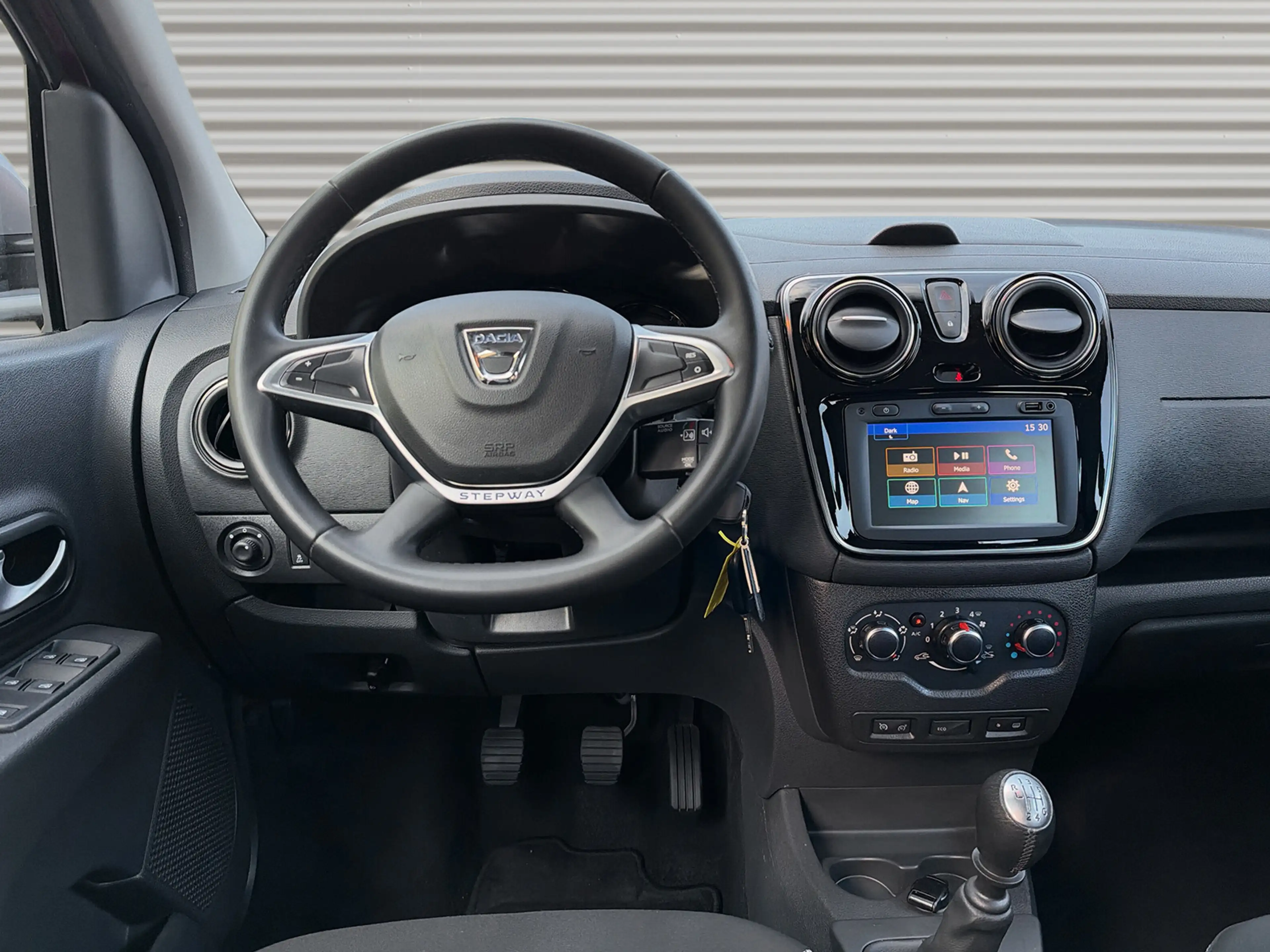 Dacia Lodgy Stepway TCe 130 GPF 7-Sitzer Scheckheft — photo 7