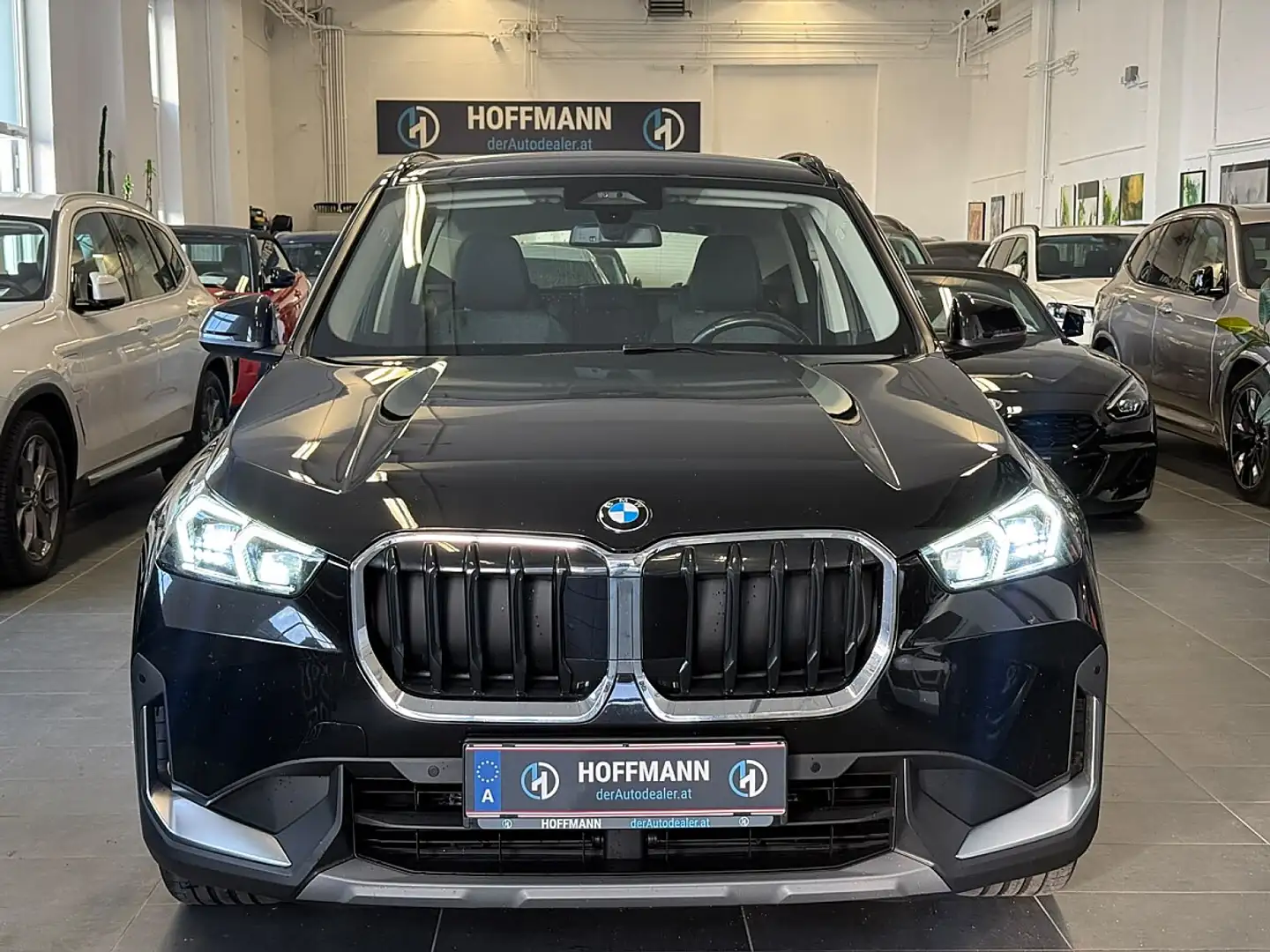 BMW X1 sDrive18d Aut. ACC+/AHKParking Assist Schwarz - 2