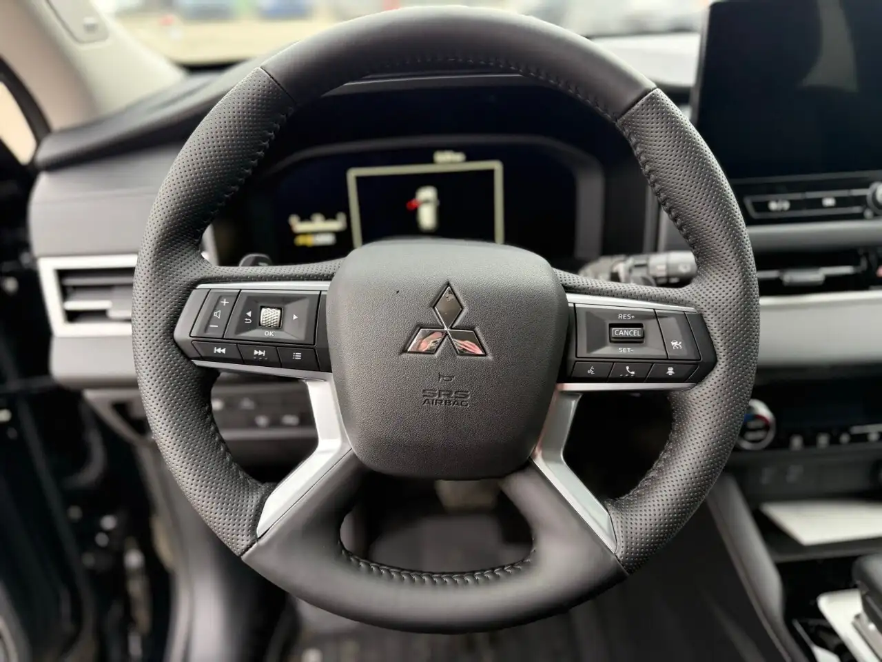 Mitsubishi Outlander снимка Mitsubishi Outlander