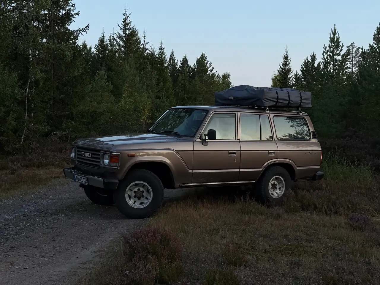 Toyota Land Cruiser HJ 60, foto 2