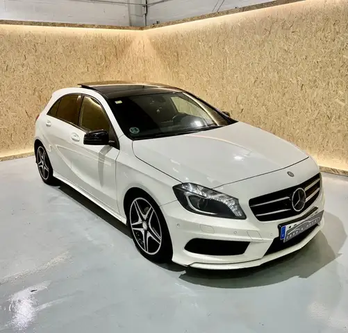 Mercedes-Benz A 220 Mercedes  200 CDI BlueEFFICIENCY AMG Sport