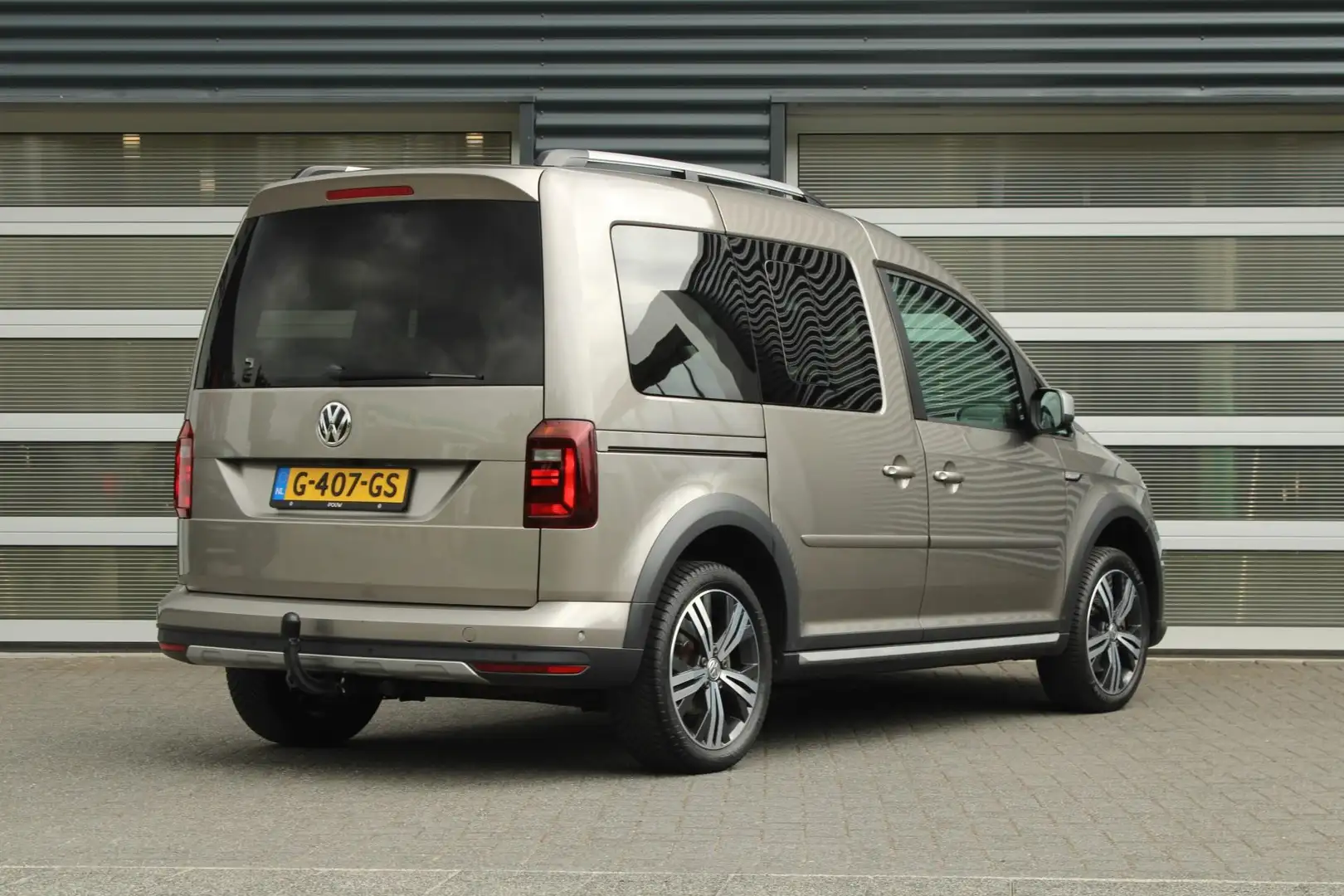 Volkswagen Caddy 1.4 TSI 130pk Alltrack 5-Zits | Camera | Trekhaak Beige - 2